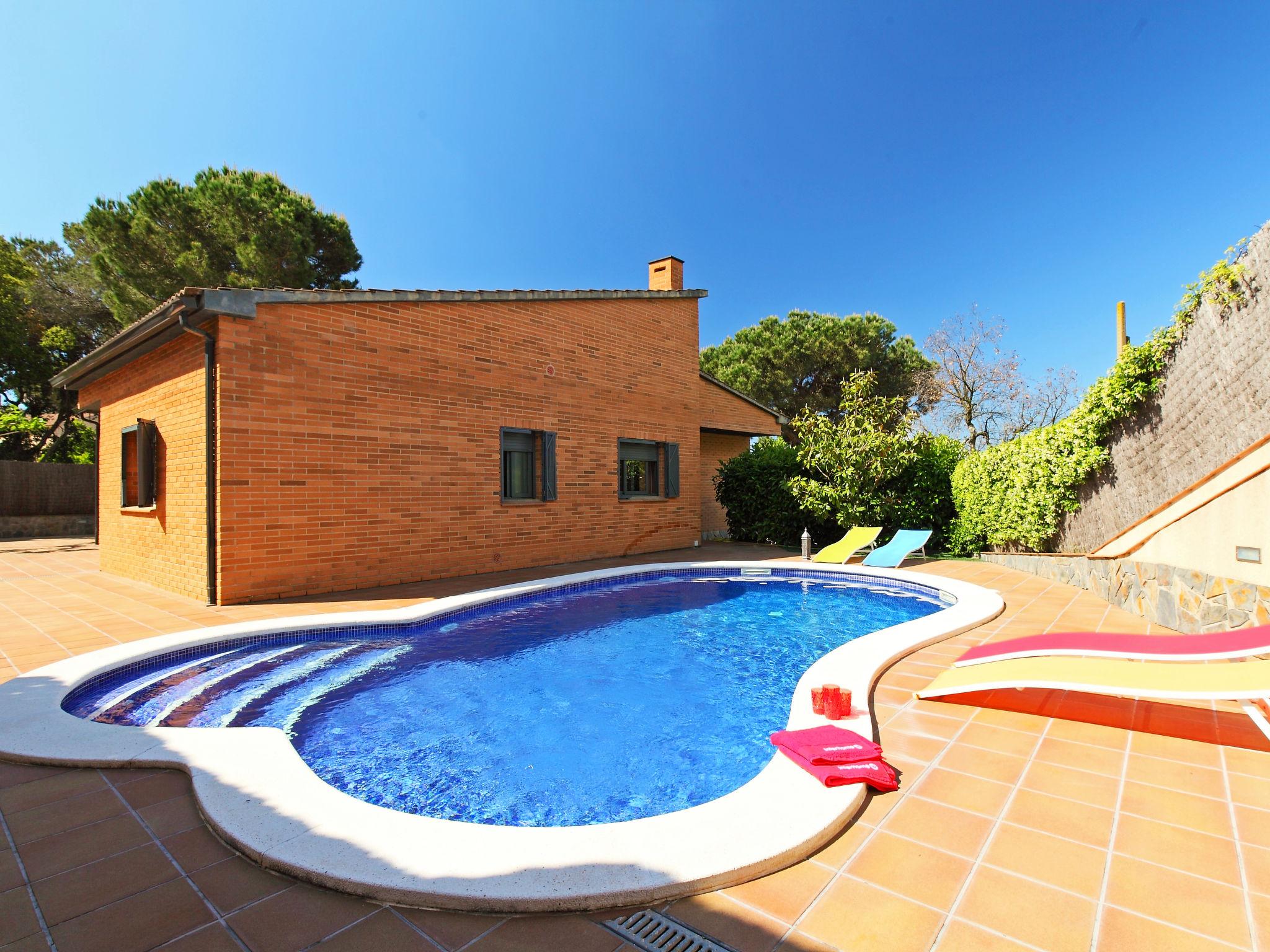 Photo 1 - Maison de 3 chambres à Vidreres avec piscine privée et vues à la mer