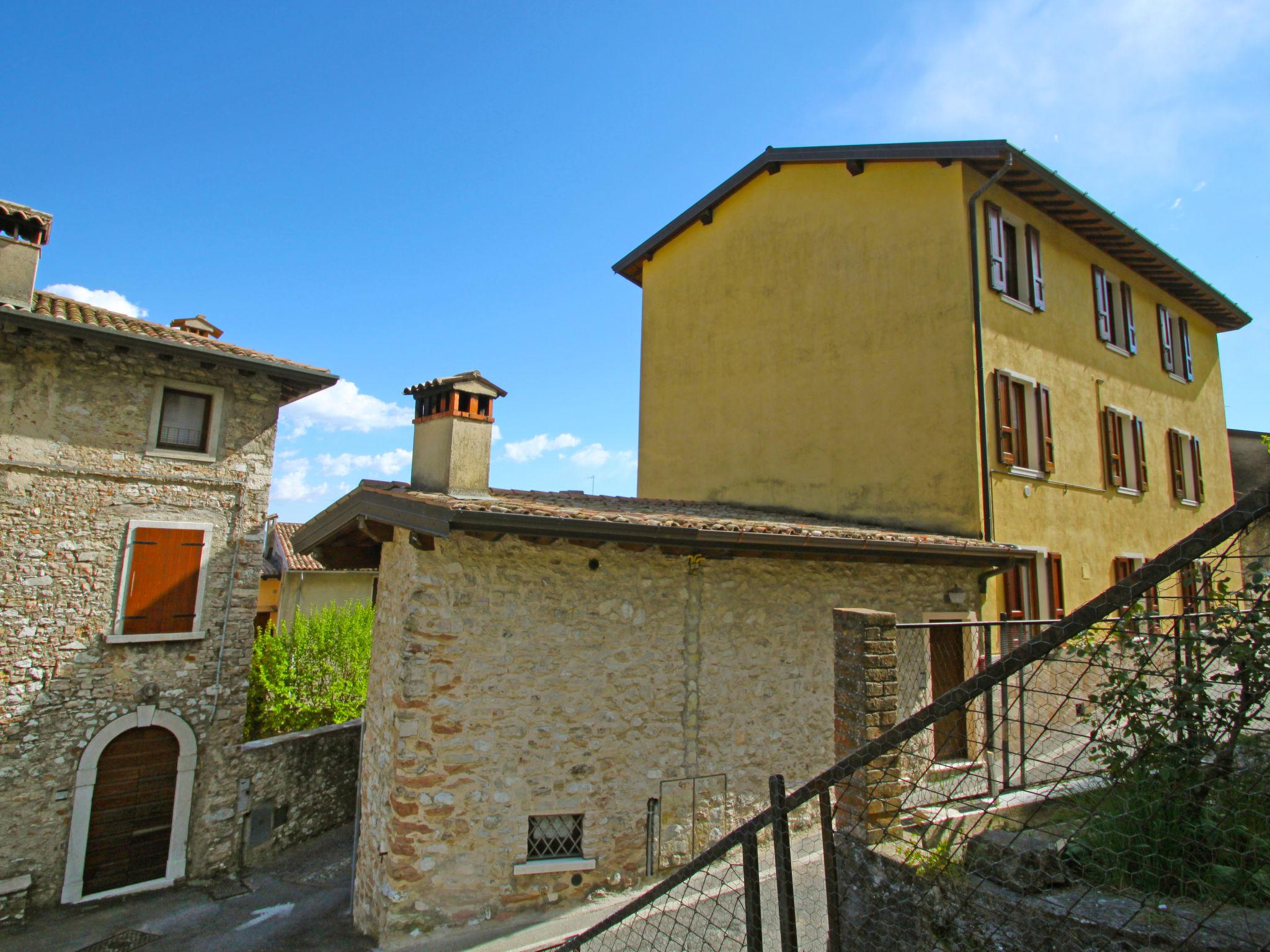 Foto 15 - Appartamento con 1 camera da letto a Gargnano con vista sulle montagne