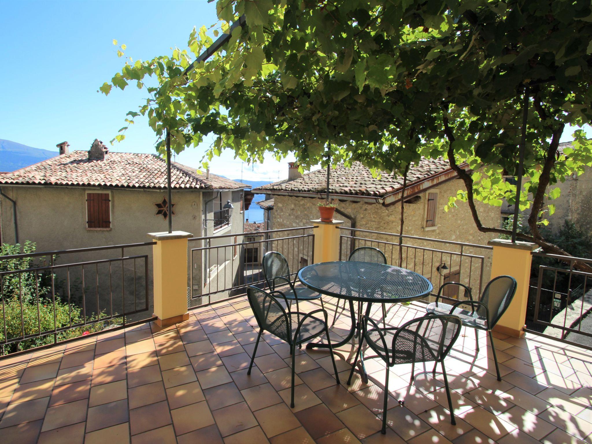 Foto 3 - Apartment mit 3 Schlafzimmern in Gargnano mit terrasse und blick auf die berge