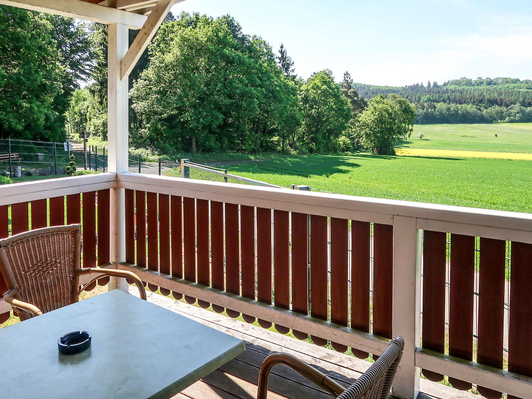 Foto 2 - Haus mit 1 Schlafzimmer in Bad Emstal mit schwimmbad und blick auf die berge