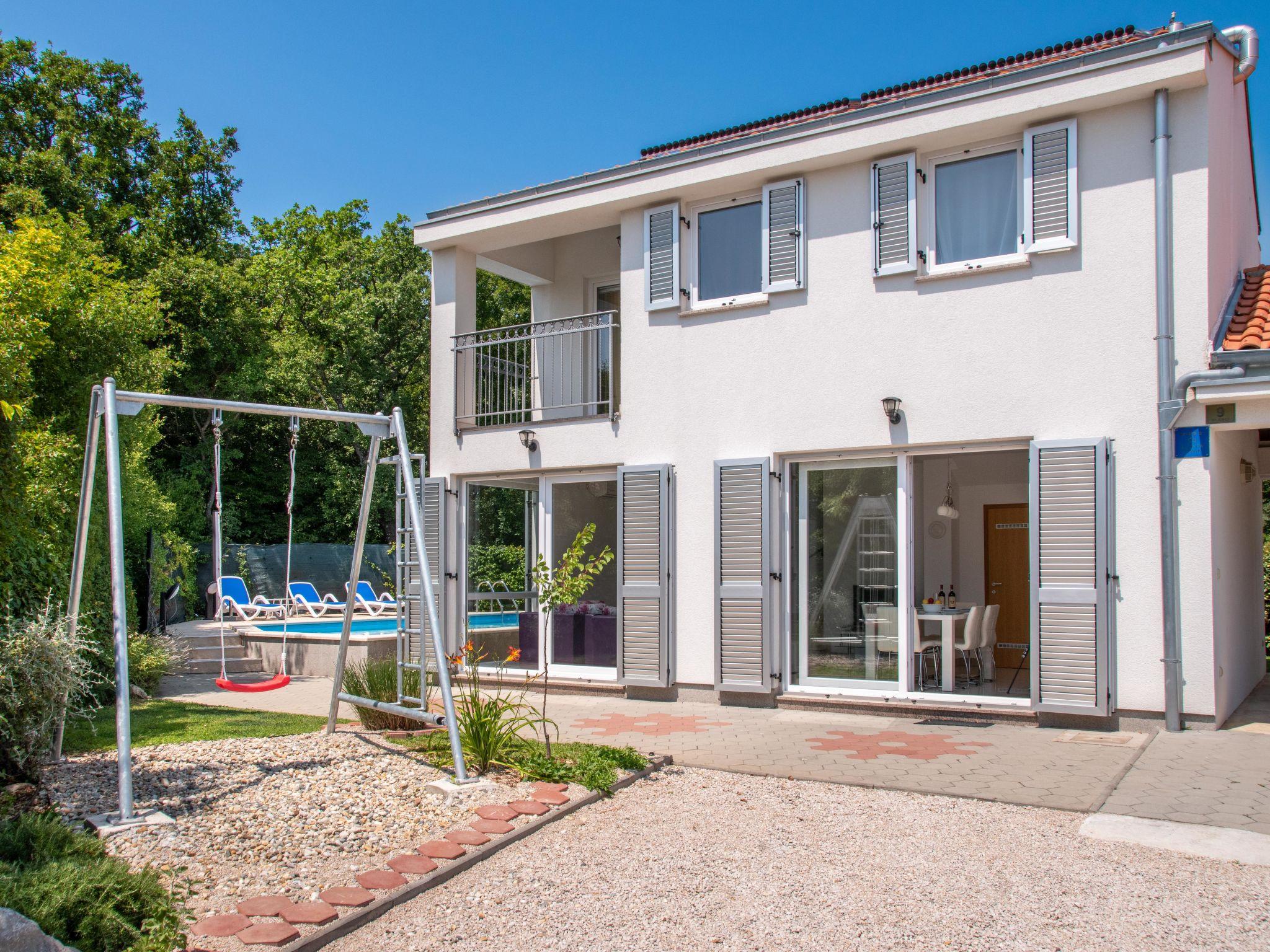 Foto 19 - Casa de 3 quartos em Krk com piscina privada e jardim