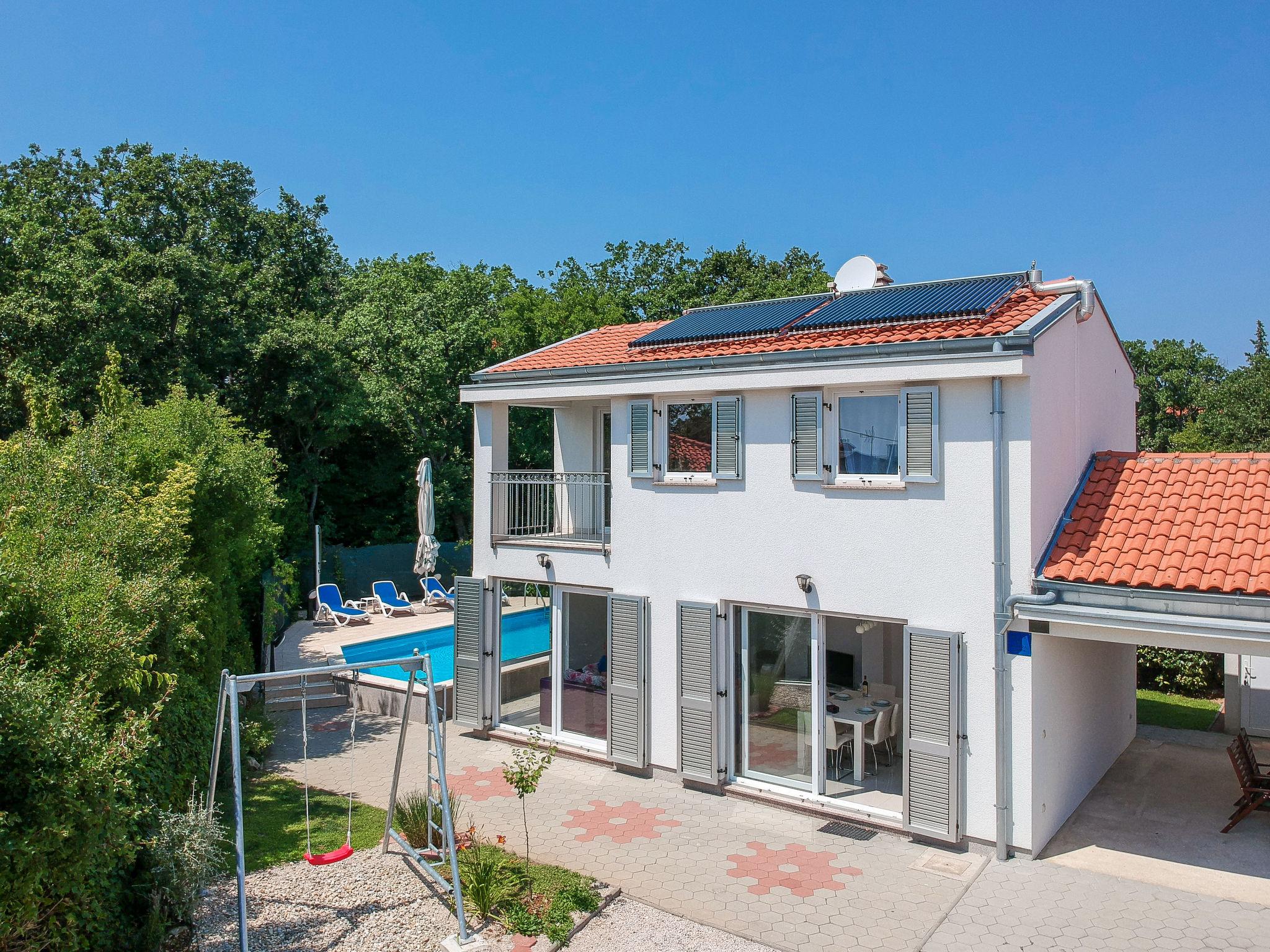 Photo 1 - Maison de 3 chambres à Krk avec piscine privée et vues à la mer