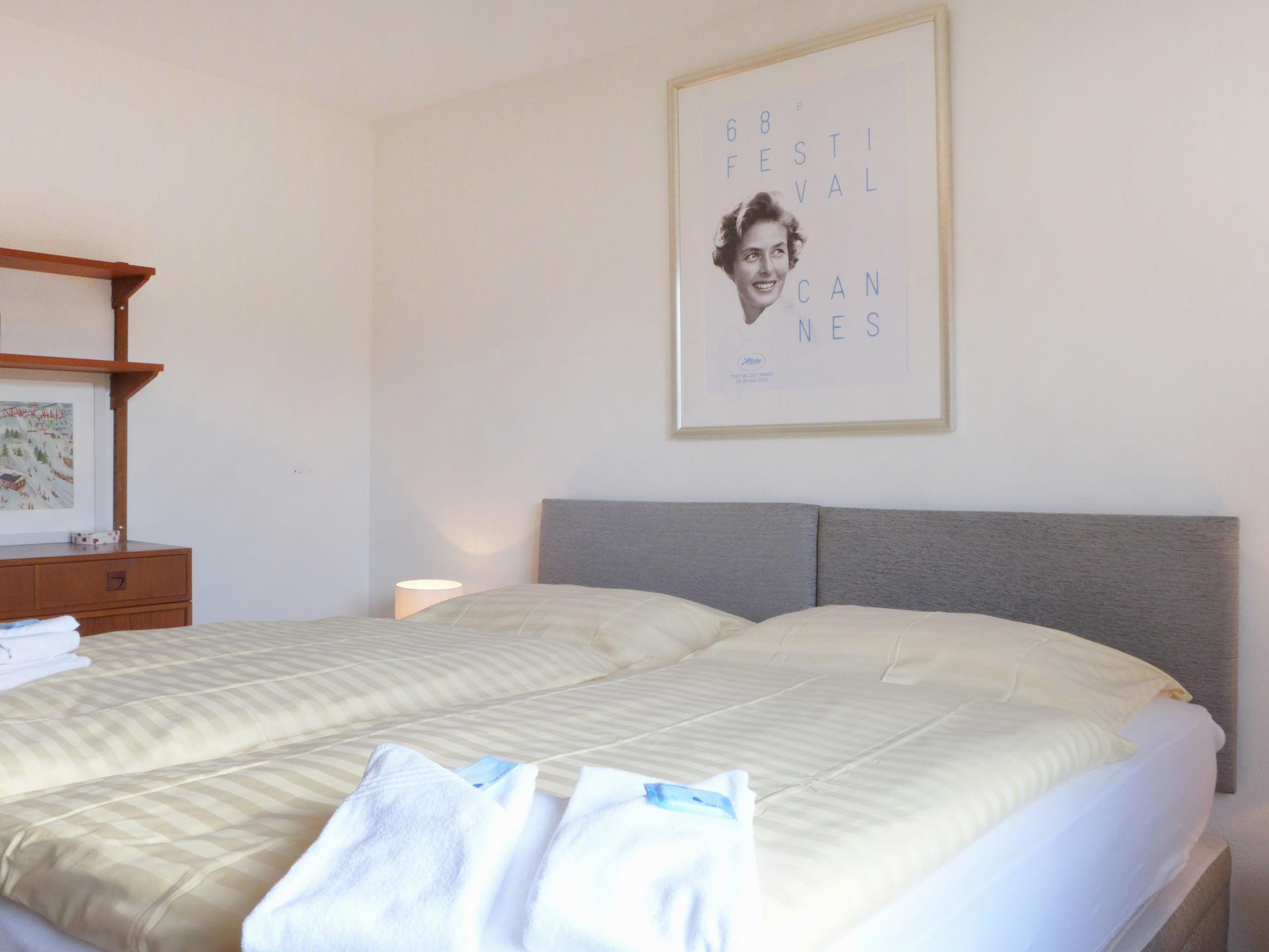 Foto 9 - Appartamento con 2 camere da letto a Lauterbrunnen con vista sulle montagne