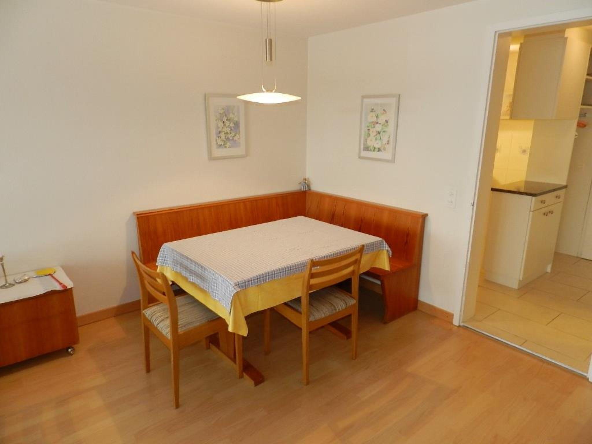 Foto 16 - Apartment mit 1 Schlafzimmer in Saanen