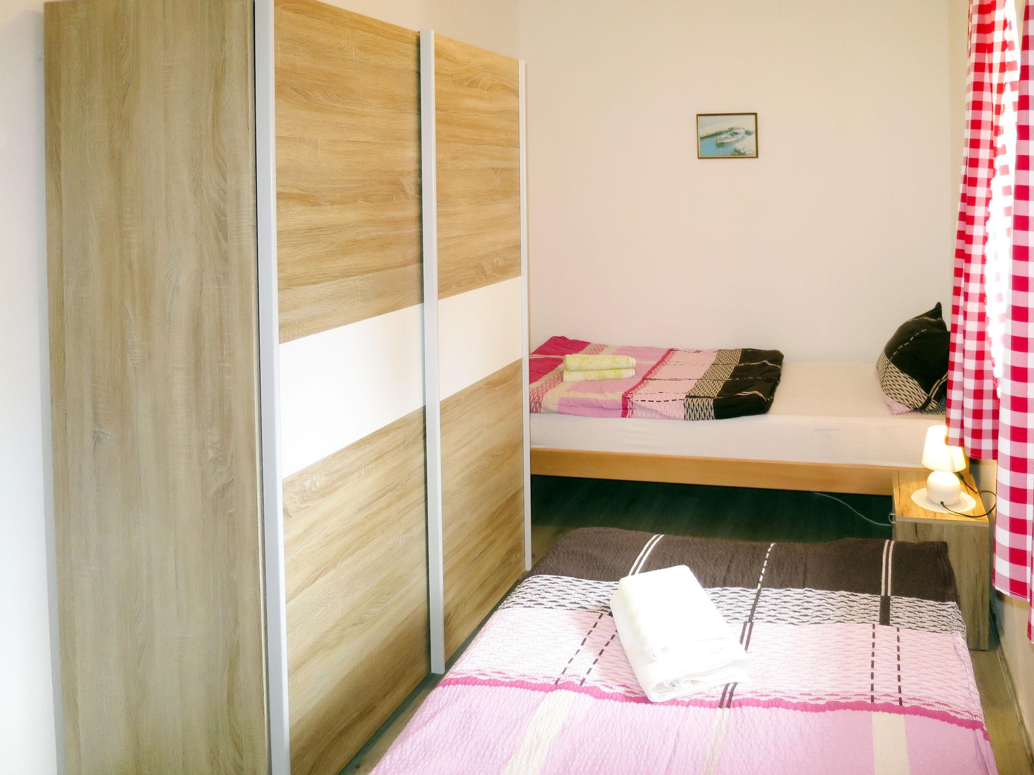Foto 11 - Casa con 2 camere da letto a Starigrad con vista mare