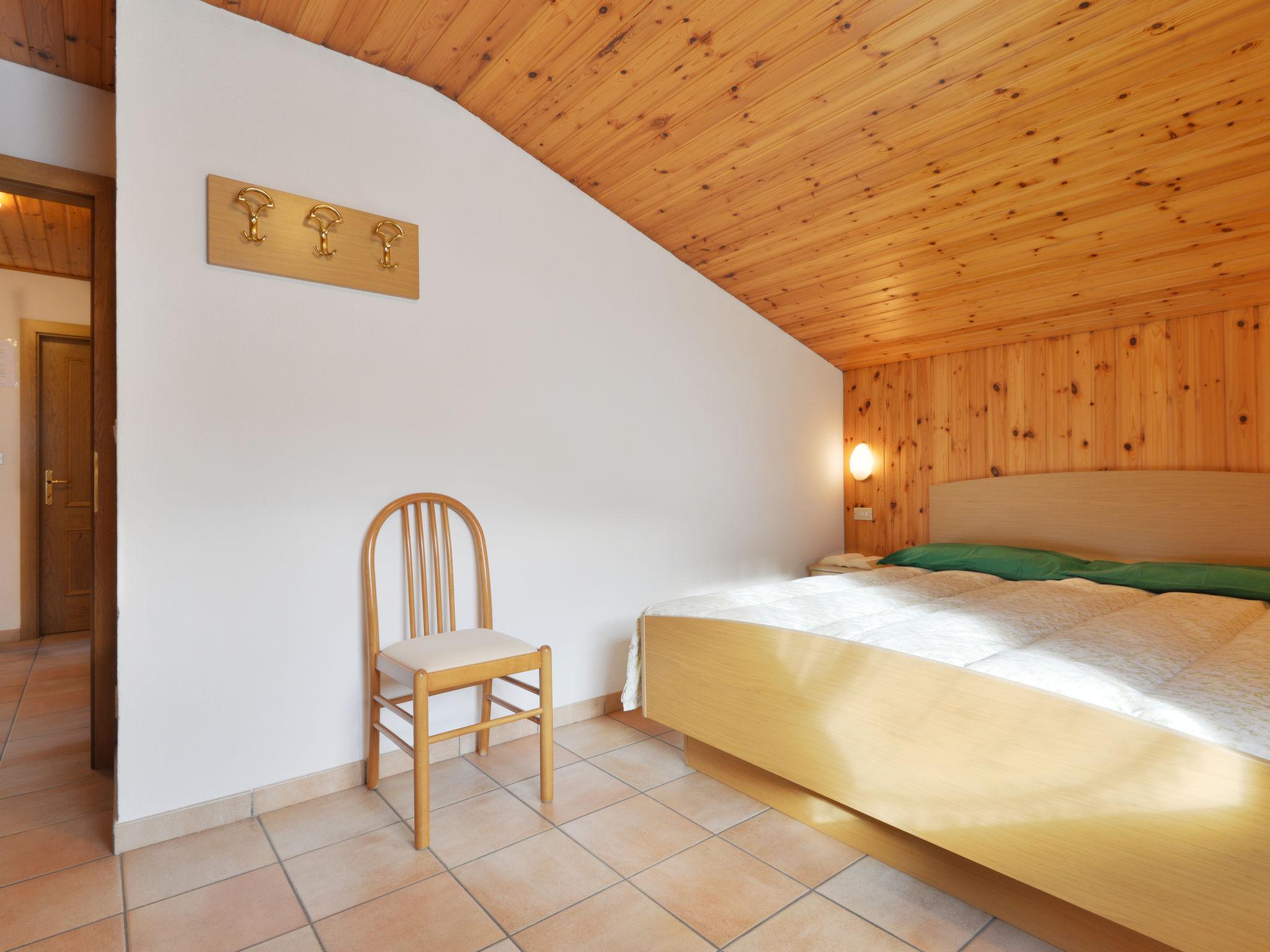 Foto 16 - Apartamento de 2 habitaciones en San Giovanni di Fassa-Sèn Jan con vistas a la montaña