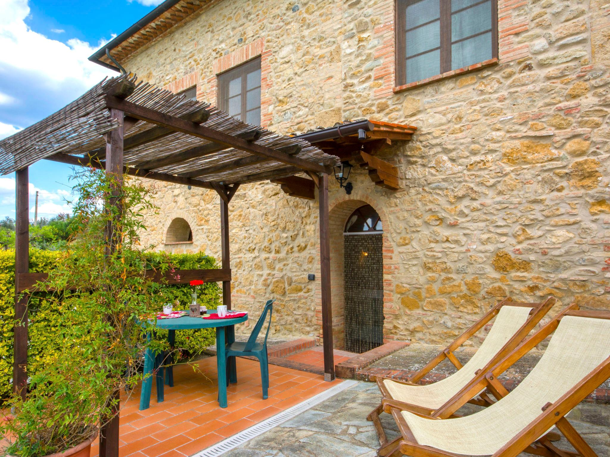 Foto 4 - Apartamento em Volterra com piscina e jardim