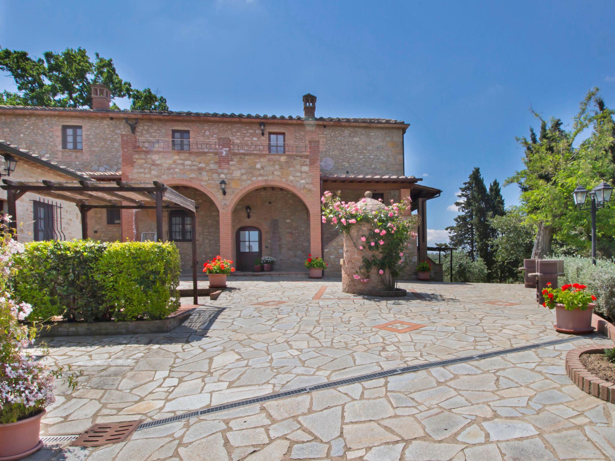 Foto 17 - Appartamento con 2 camere da letto a Volterra con piscina e giardino