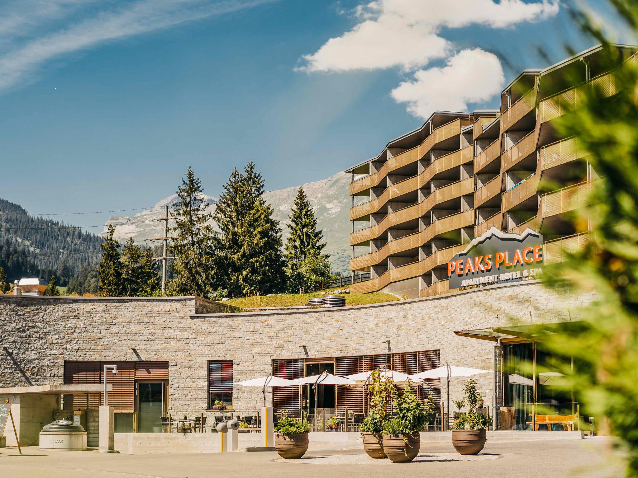 Photo 1 - Appartement de 2 chambres à Laax avec piscine et vues sur la montagne