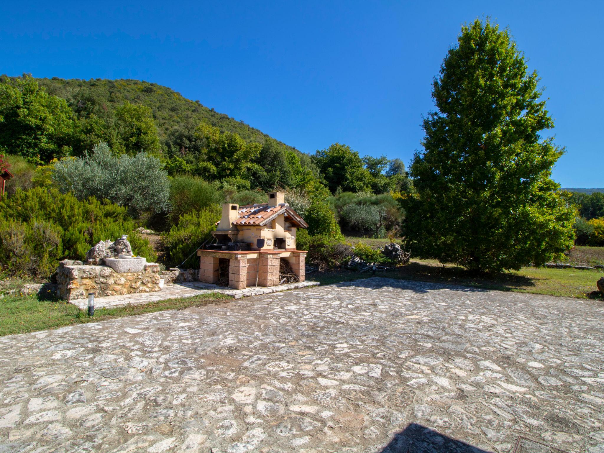 Photo 26 - Maison de 5 chambres à Massa Martana avec piscine privée et jardin