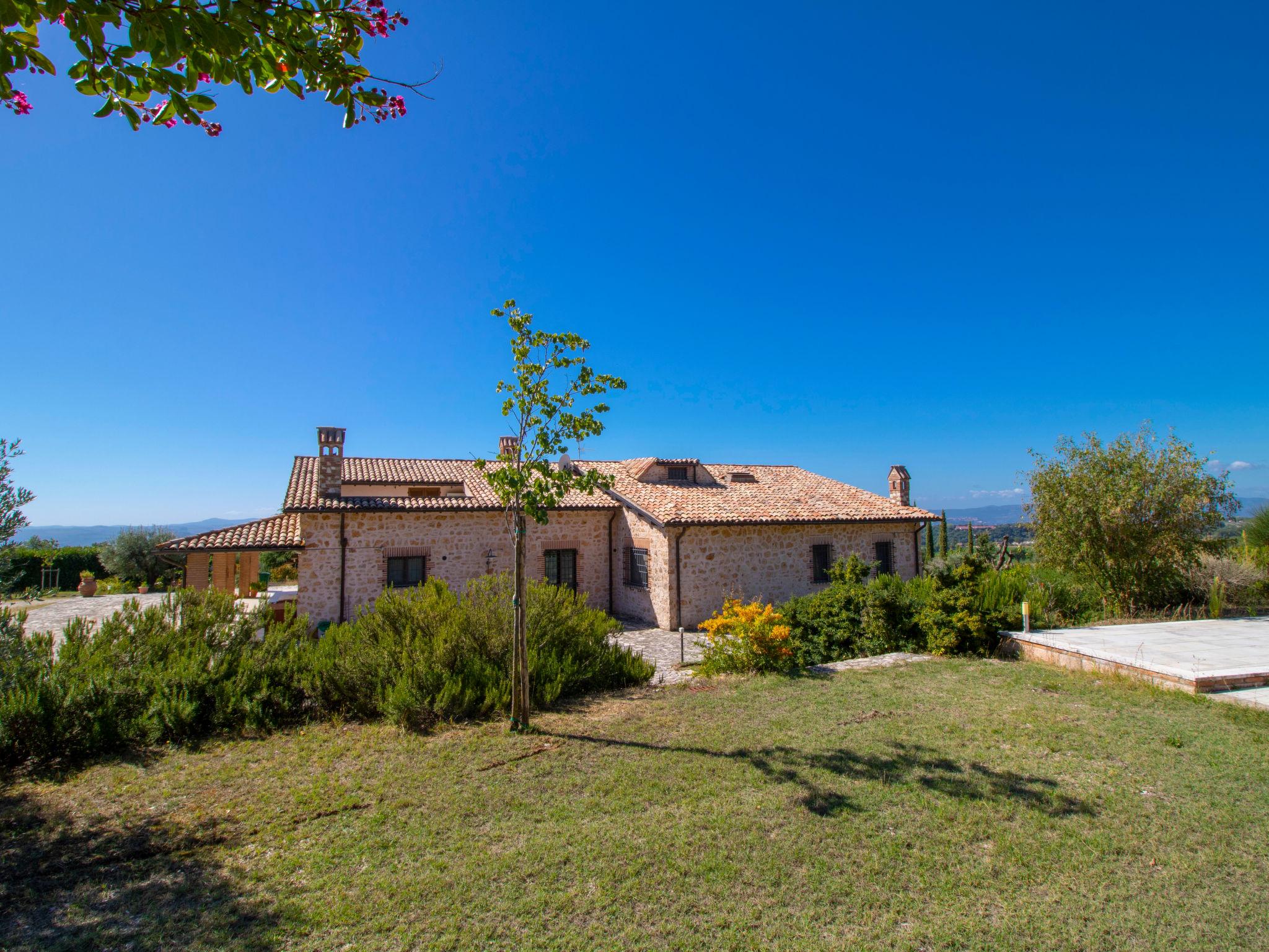 Photo 24 - Maison de 5 chambres à Massa Martana avec piscine privée et jardin