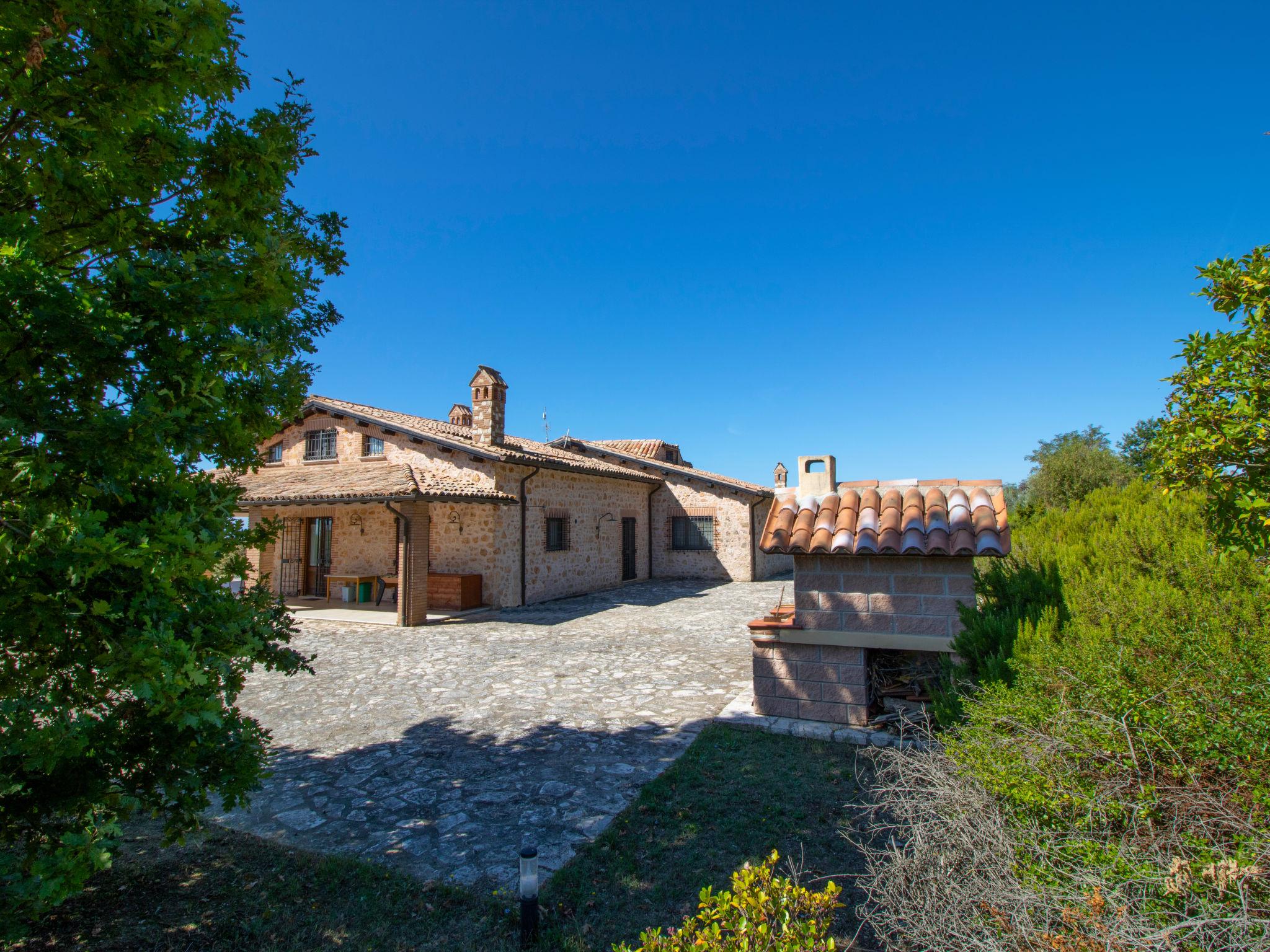 Photo 32 - 5 bedroom House in Massa Martana with private pool and garden