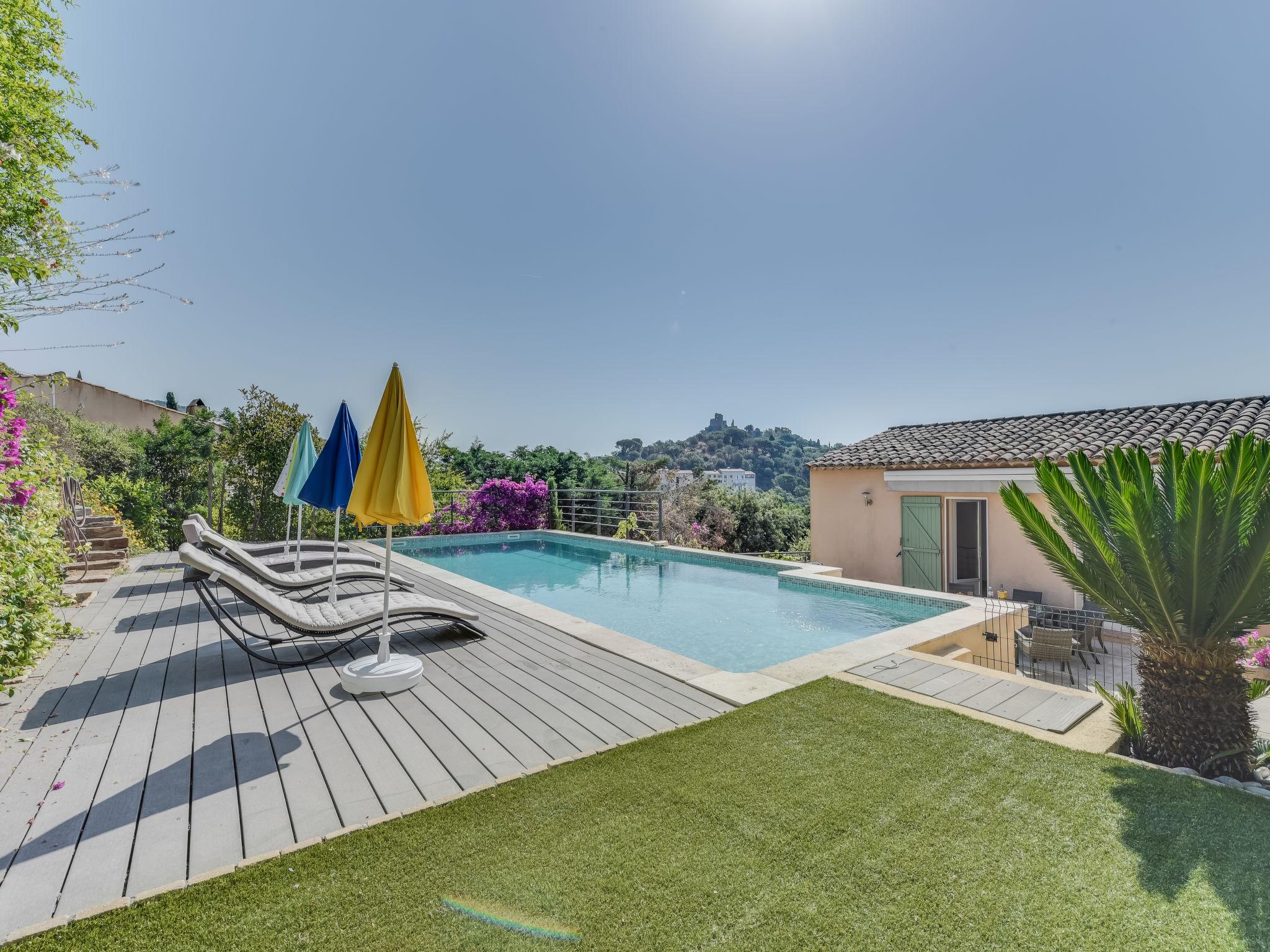 Photo 15 - 5 bedroom House in Grimaud with private pool and terrace