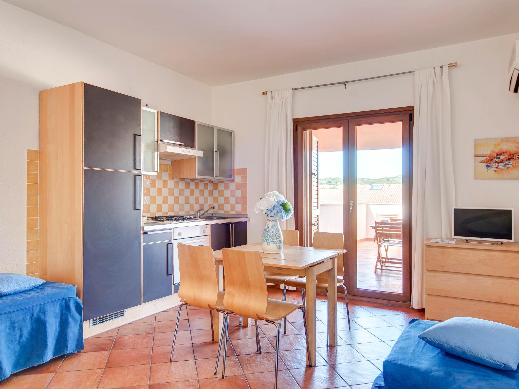 Foto 4 - Apartment mit 1 Schlafzimmer in Santa Teresa Gallura mit schwimmbad