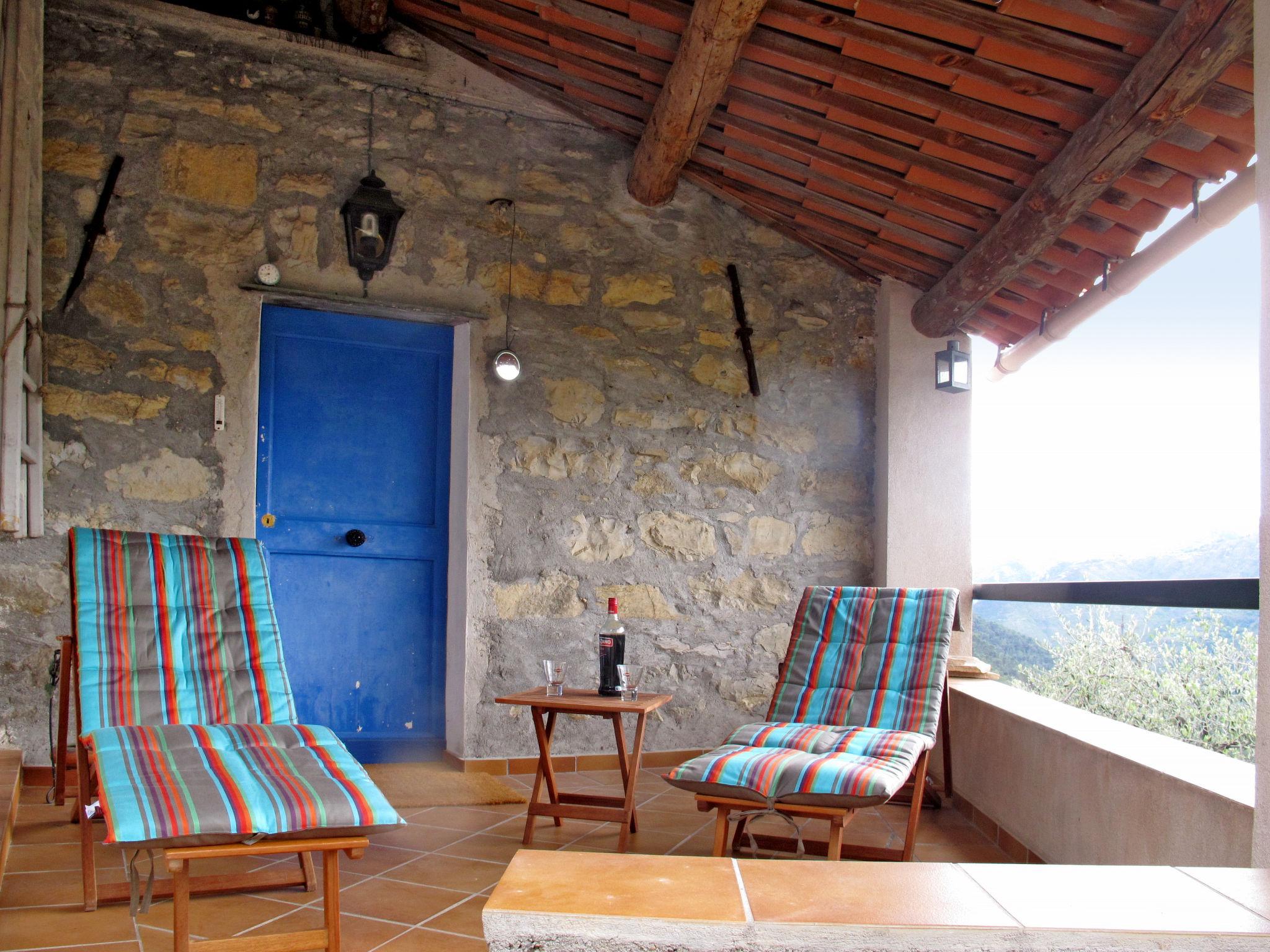 Foto 4 - Casa de 1 habitación en Airole con jardín y vistas al mar