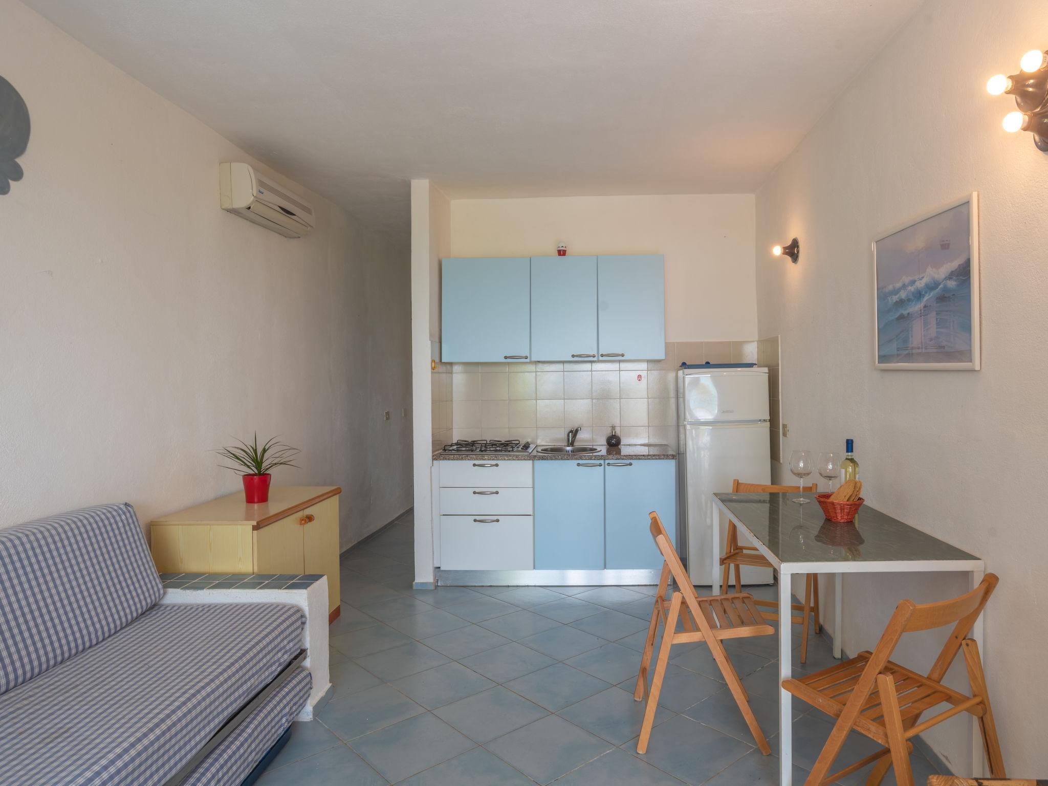 Photo 7 - 1 bedroom Apartment in Golfo Aranci with garden and terrace