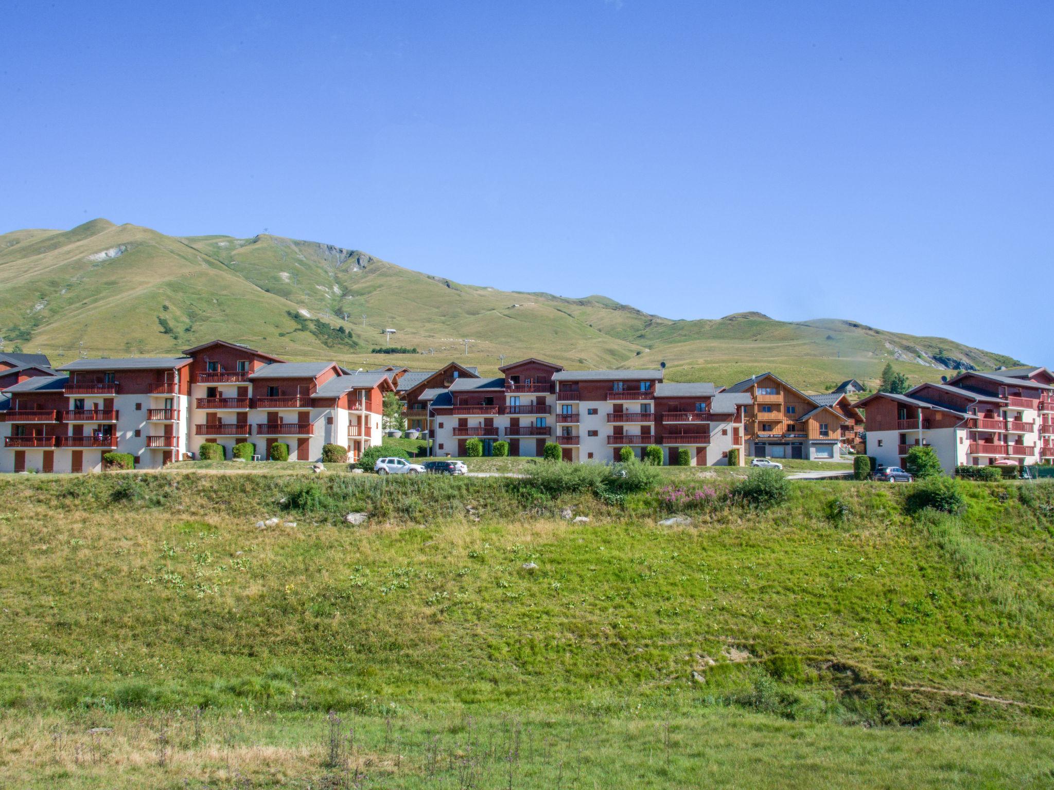 Foto 13 - Apartamento en Fontcouverte-la-Toussuire con jardín y terraza