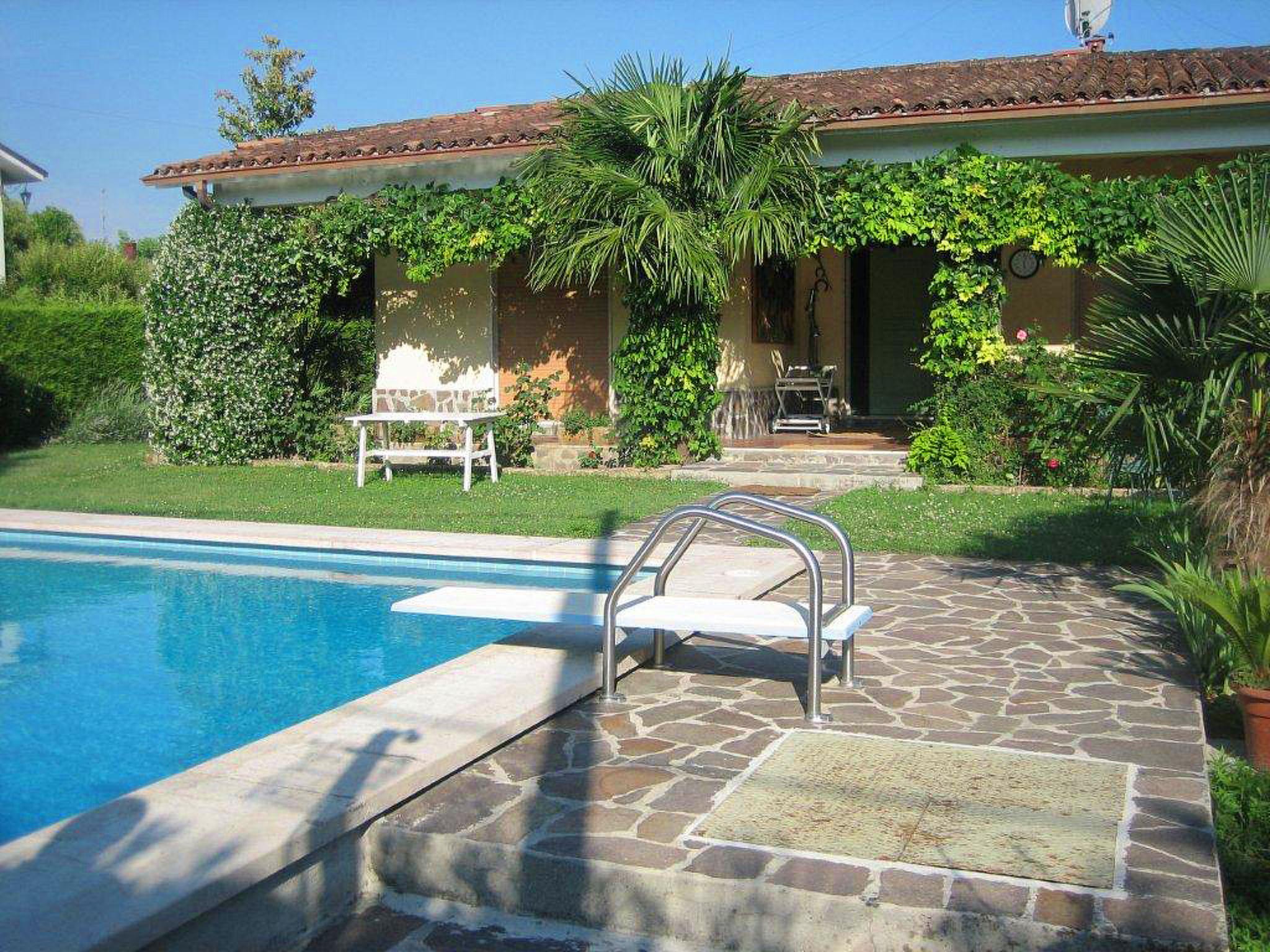 Photo 1 - Maison de 3 chambres à Lazise avec piscine privée et jardin