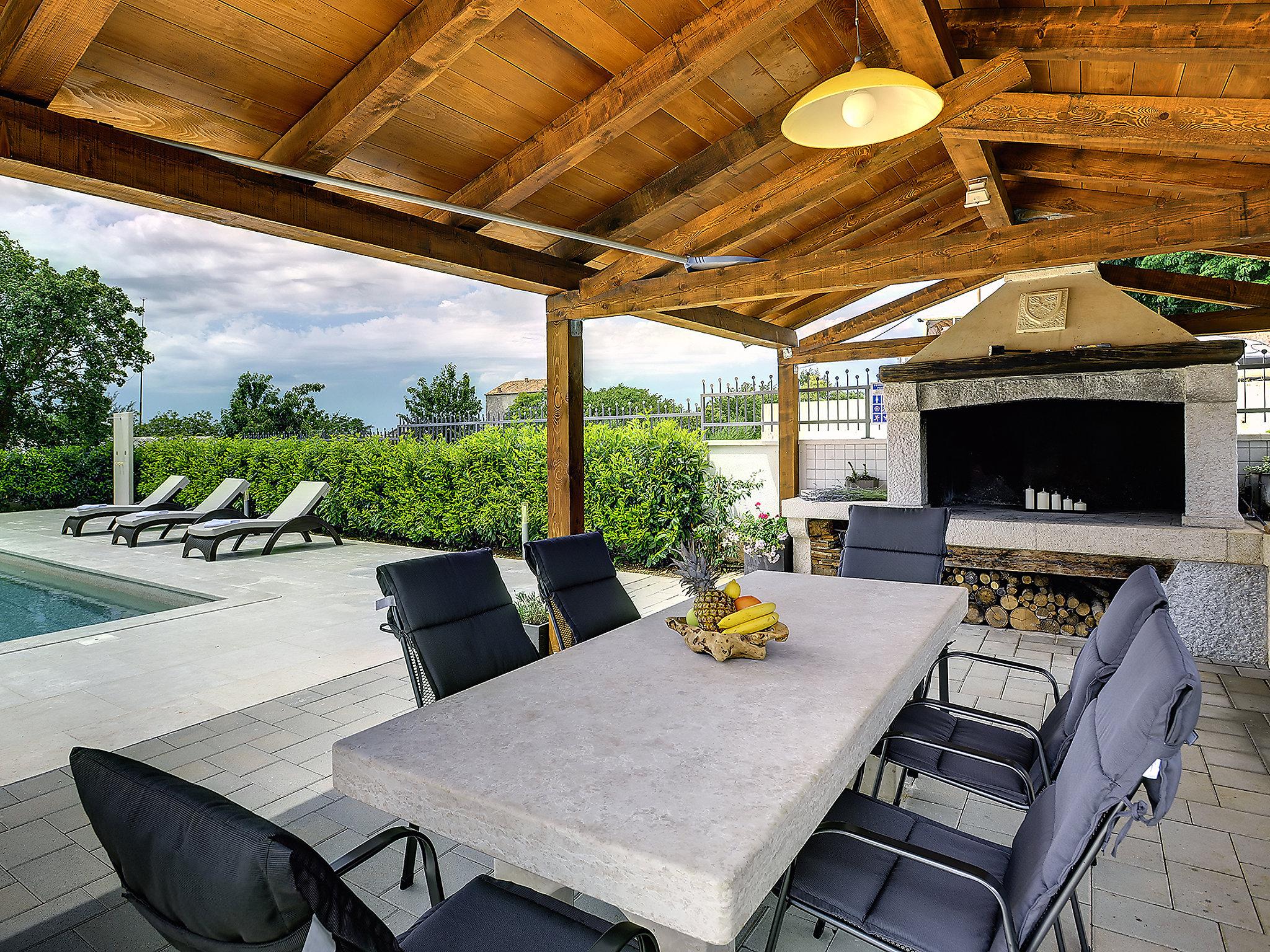 Photo 4 - Maison de 3 chambres à Sveti Petar u Šumi avec piscine privée et jardin