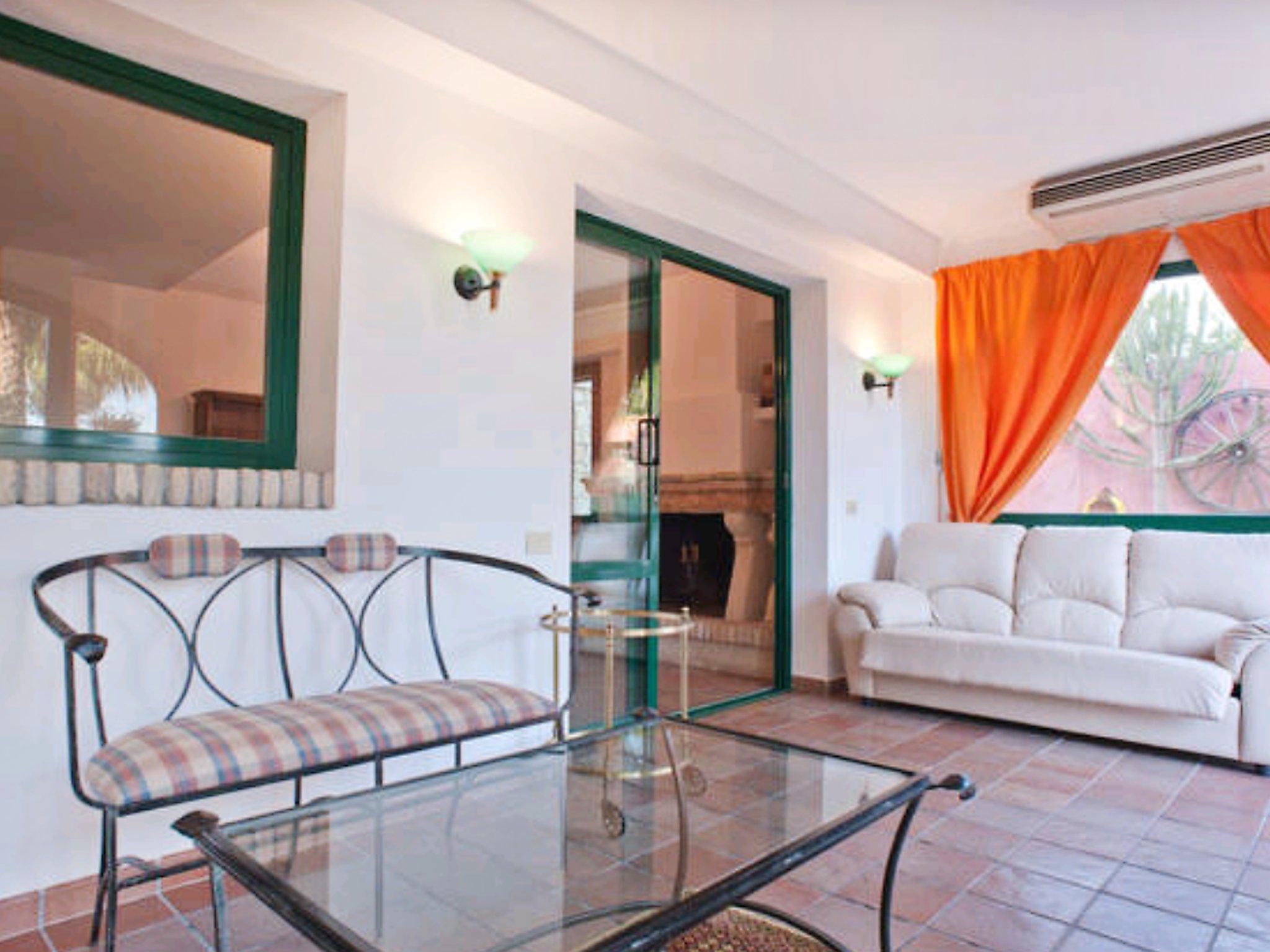 Foto 6 - Apartment mit 2 Schlafzimmern in Quartu Sant'Elena mit garten