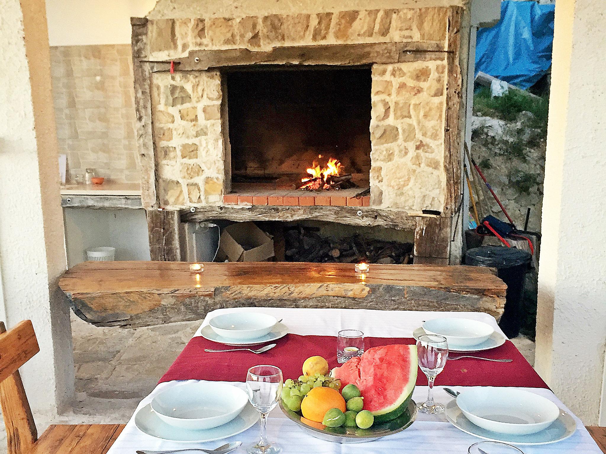 Photo 20 - Maison de 2 chambres à Dugi Rat avec piscine privée et vues à la mer