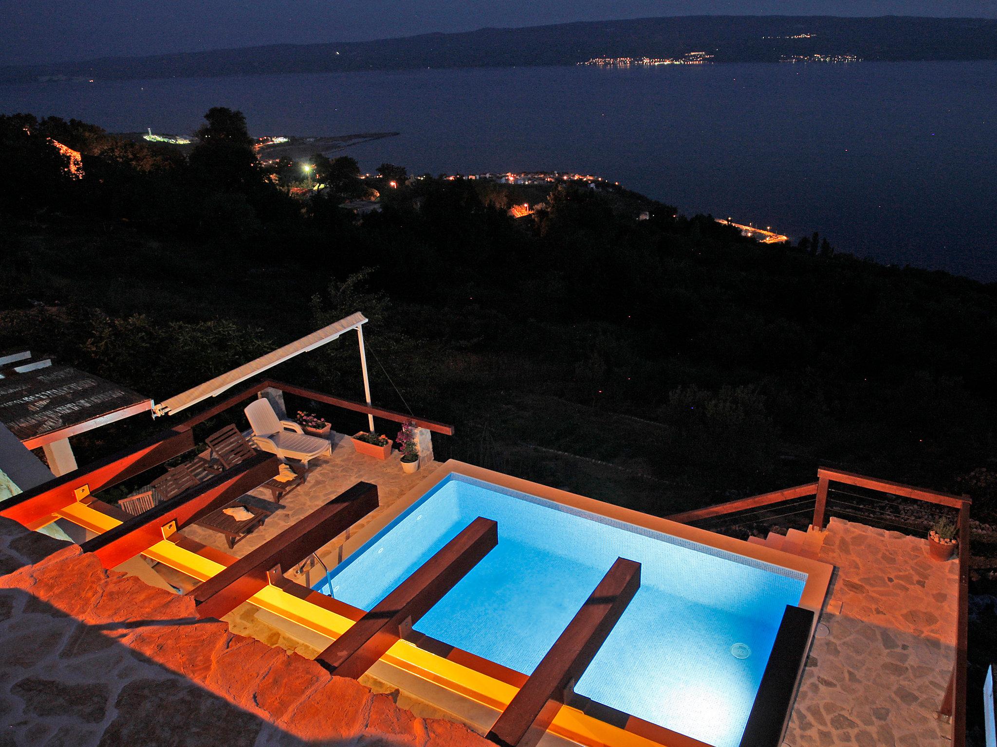 Photo 23 - Maison de 2 chambres à Dugi Rat avec piscine privée et vues à la mer