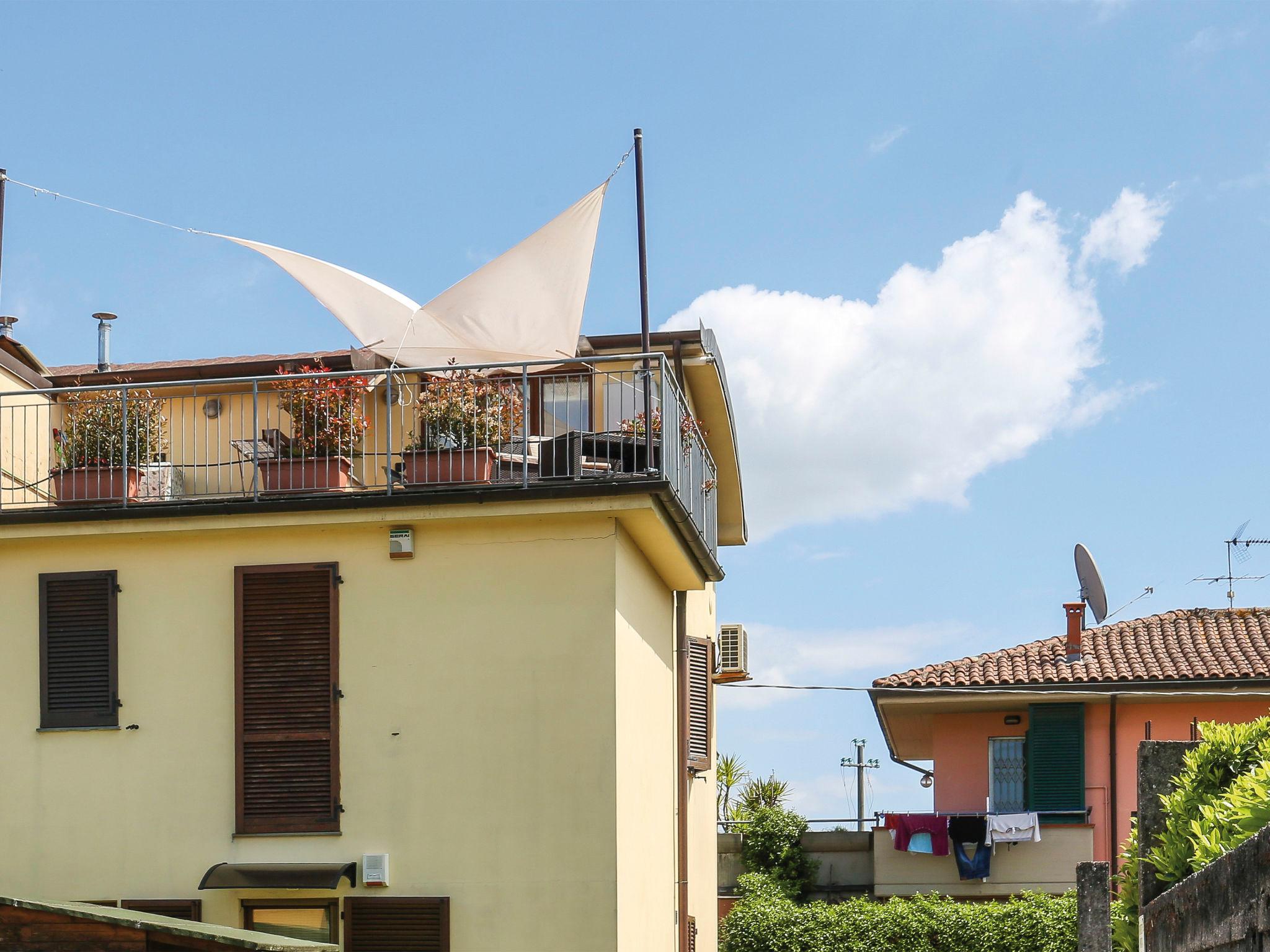 Foto 20 - Appartamento con 2 camere da letto a Lucca con terrazza