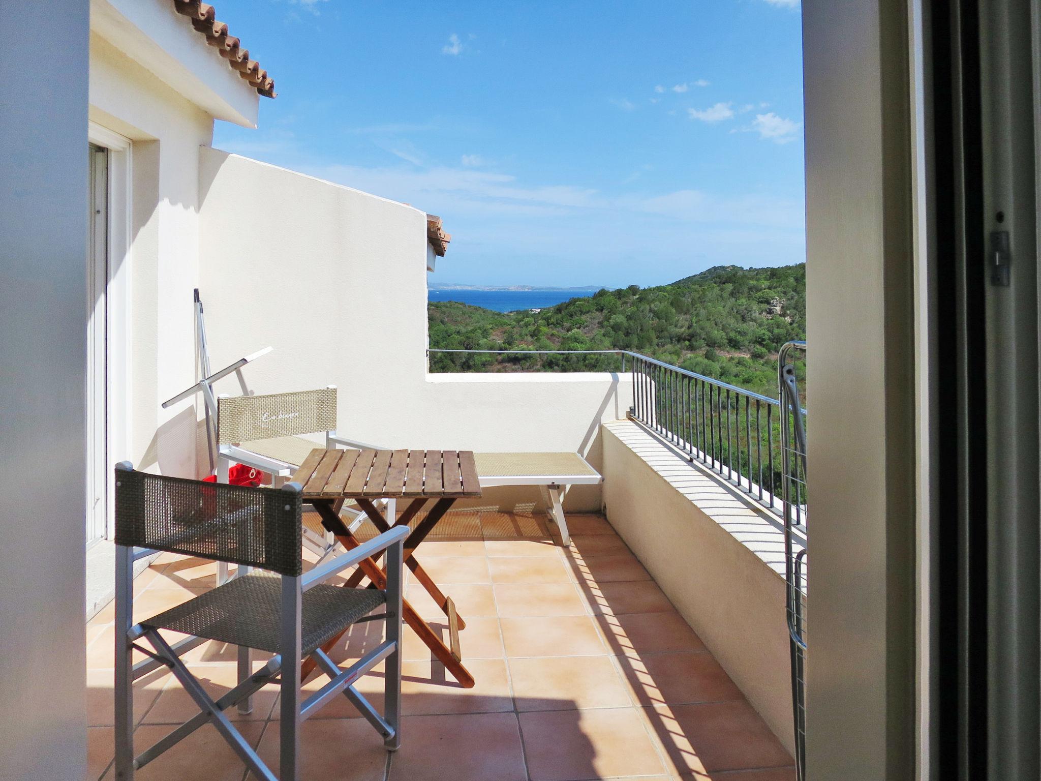 Foto 4 - Apartamento de 1 quarto em Arzachena com piscina e vistas do mar