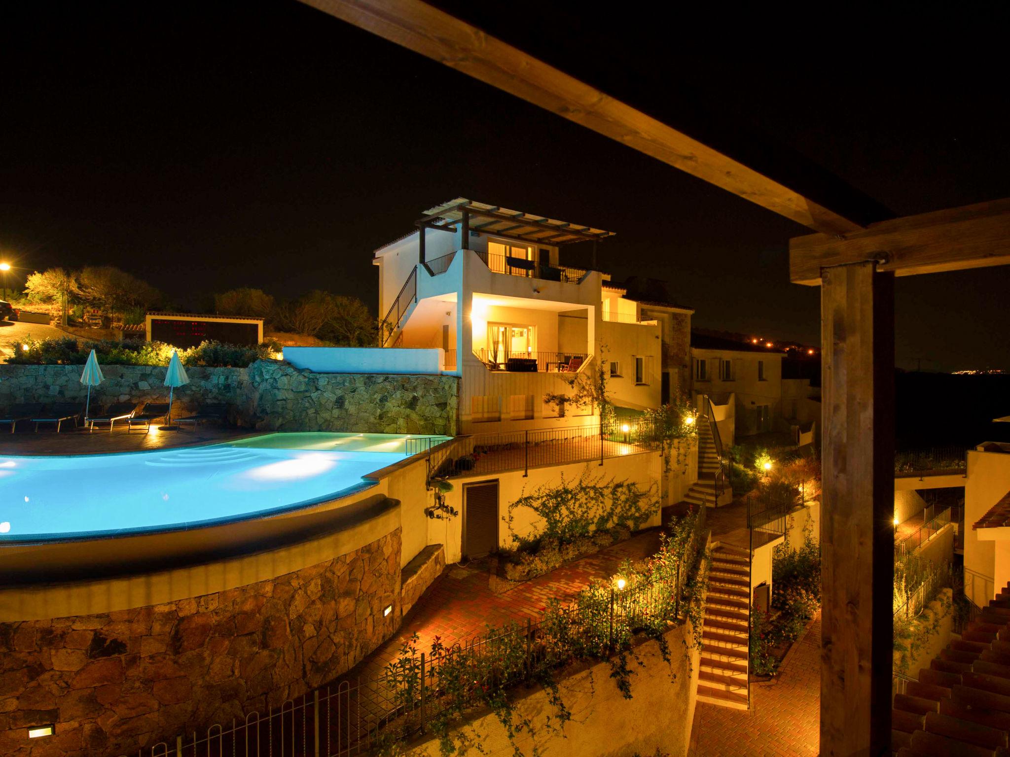 Photo 3 - Appartement de 2 chambres à Arzachena avec piscine et vues à la mer