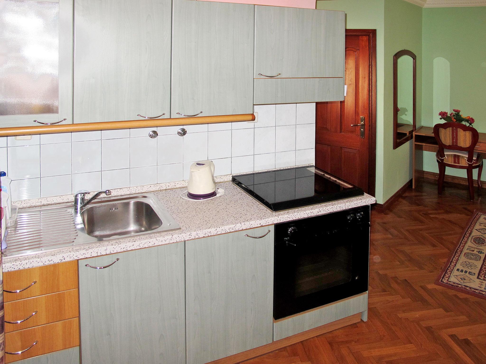 Foto 9 - Apartamento de 1 habitación en Zadar con jardín