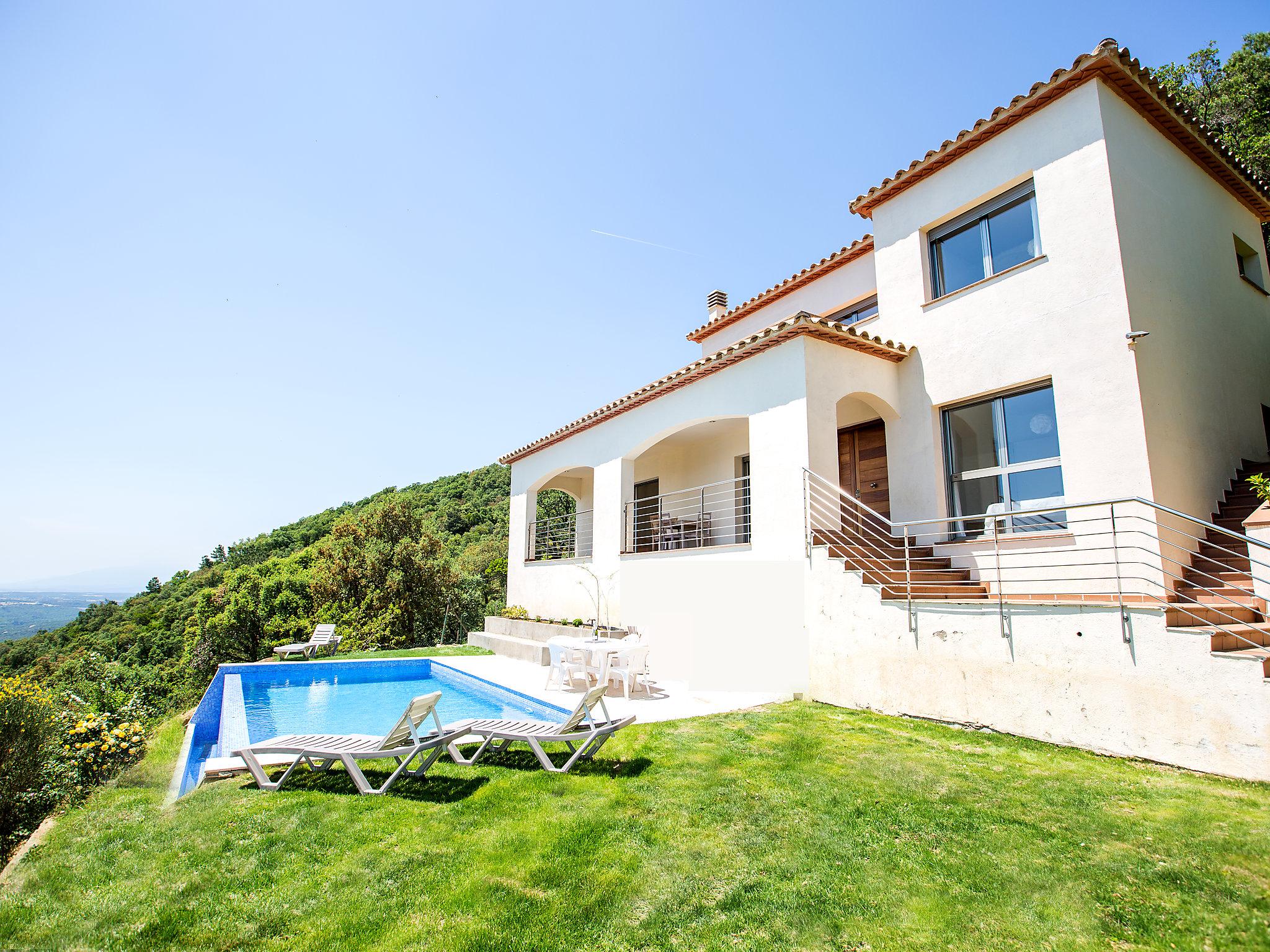Foto 1 - Casa con 4 camere da letto a Santa Cristina d'Aro con piscina privata e vista mare