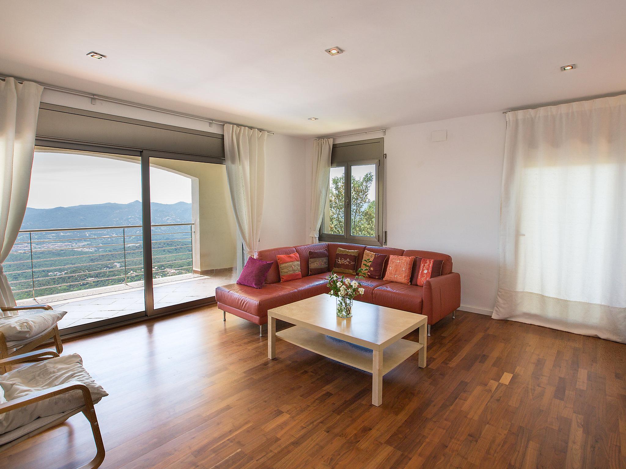 Foto 6 - Casa de 4 quartos em Santa Cristina d'Aro com piscina privada e vistas do mar