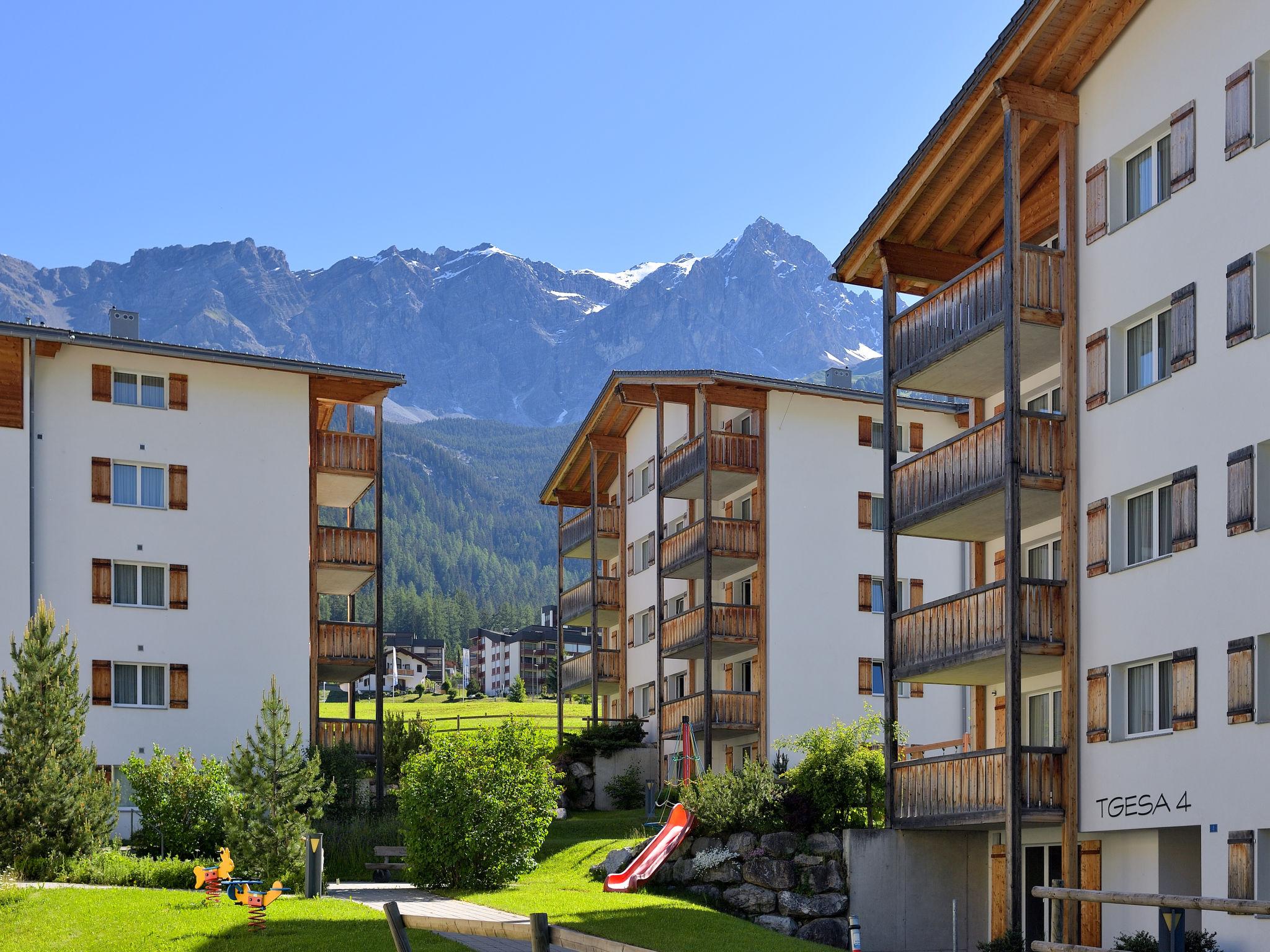 Foto 1 - Apartamento de 2 habitaciones en Surses con terraza y vistas a la montaña