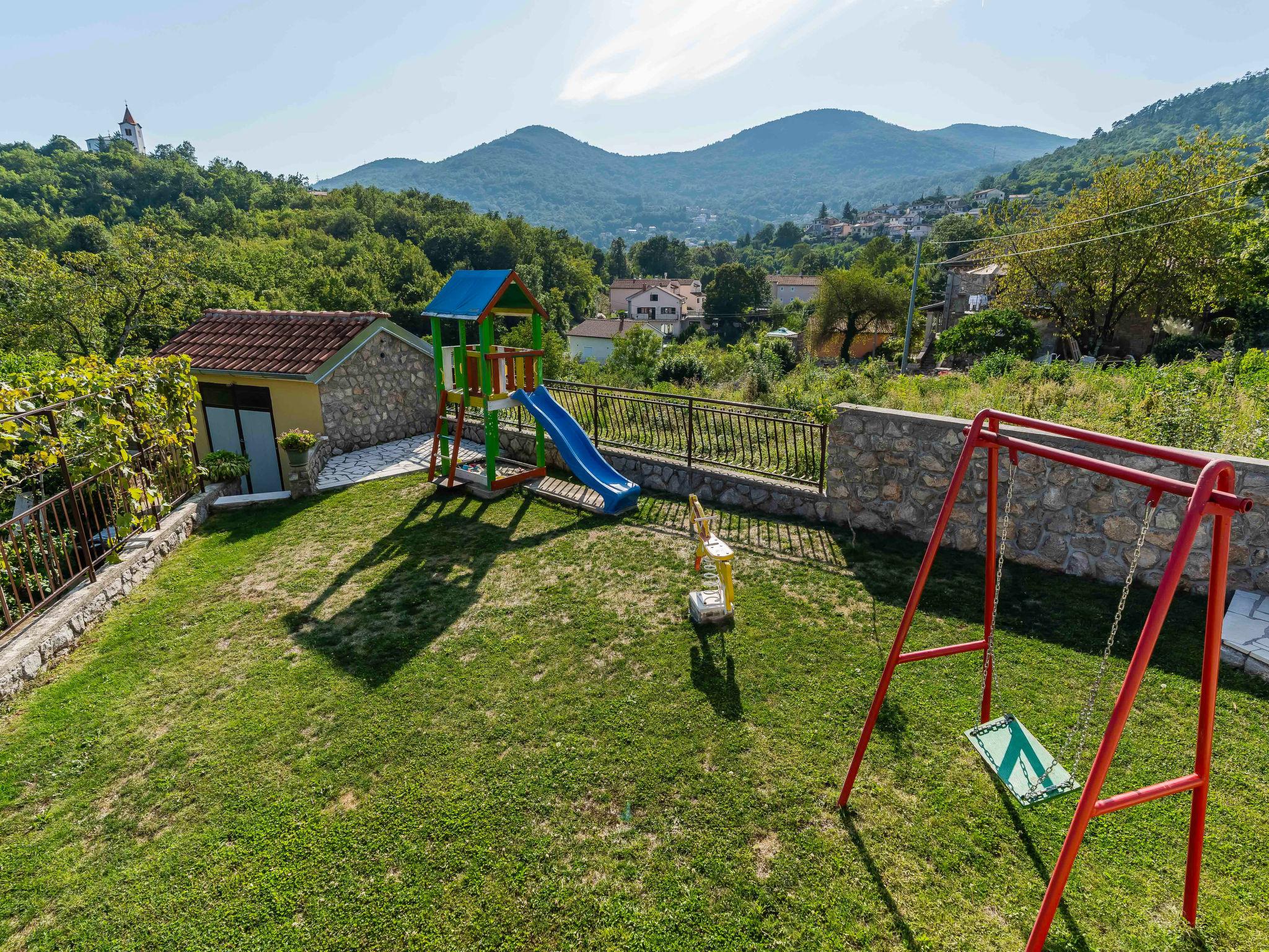 Foto 10 - Apartamento de 2 quartos em Matulji com piscina e jardim