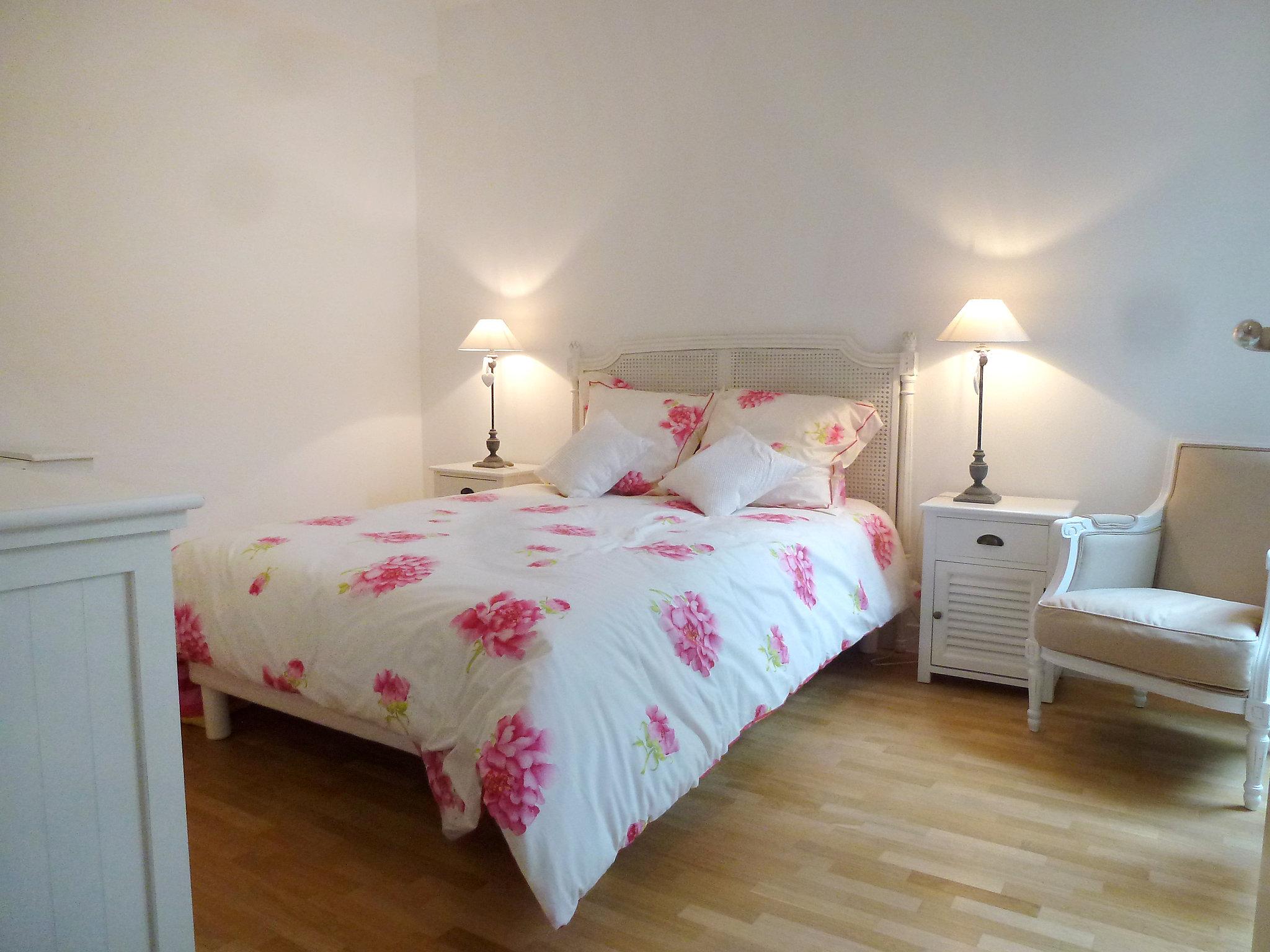Foto 3 - Casa con 3 camere da letto a Deauville con giardino e vista mare
