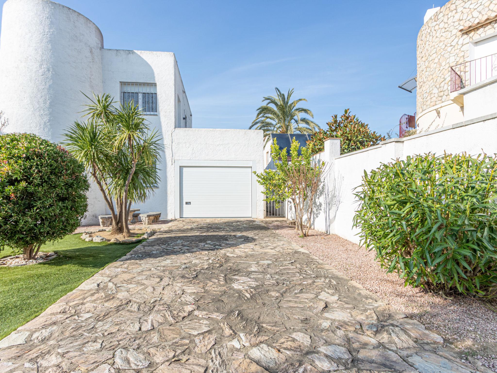 Photo 25 - Maison de 2 chambres à Castelló d'Empúries avec piscine privée et vues à la mer