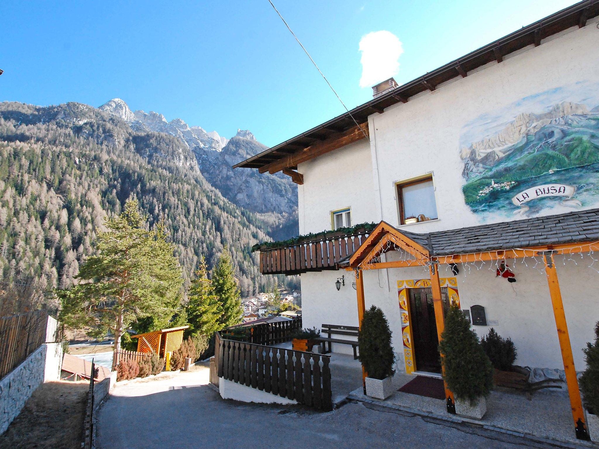 Photo 11 - Appartement de 2 chambres à Alleghe avec jardin et vues sur la montagne