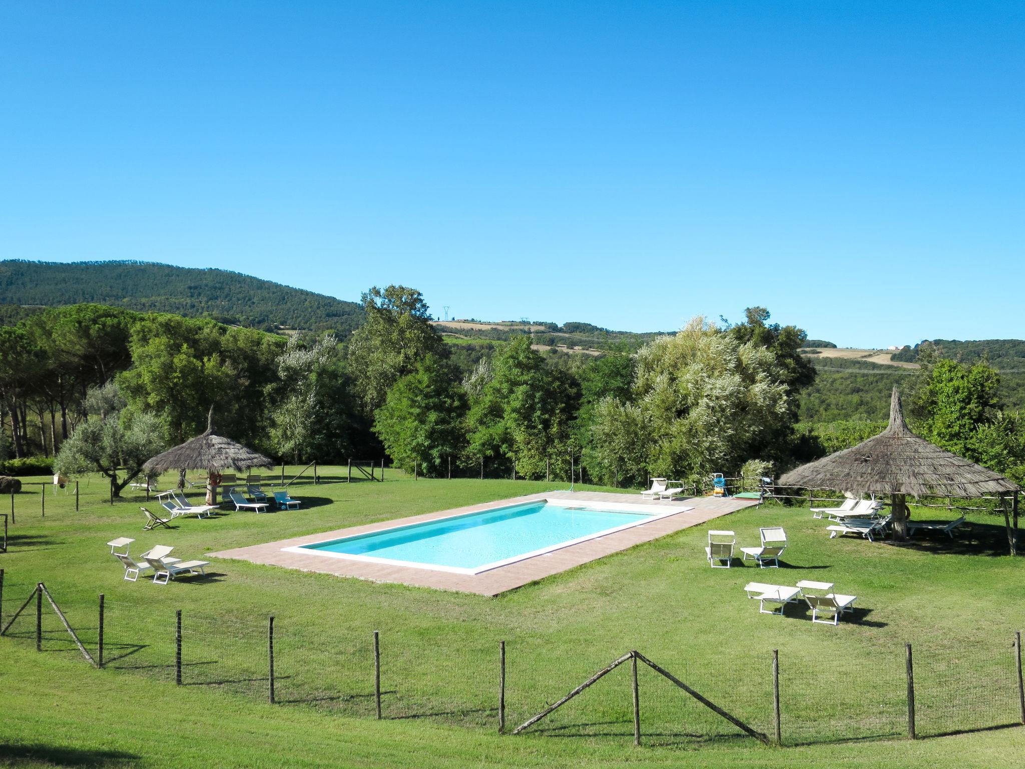 Photo 4 - Maison de 1 chambre à Monteverdi Marittimo avec piscine et jardin