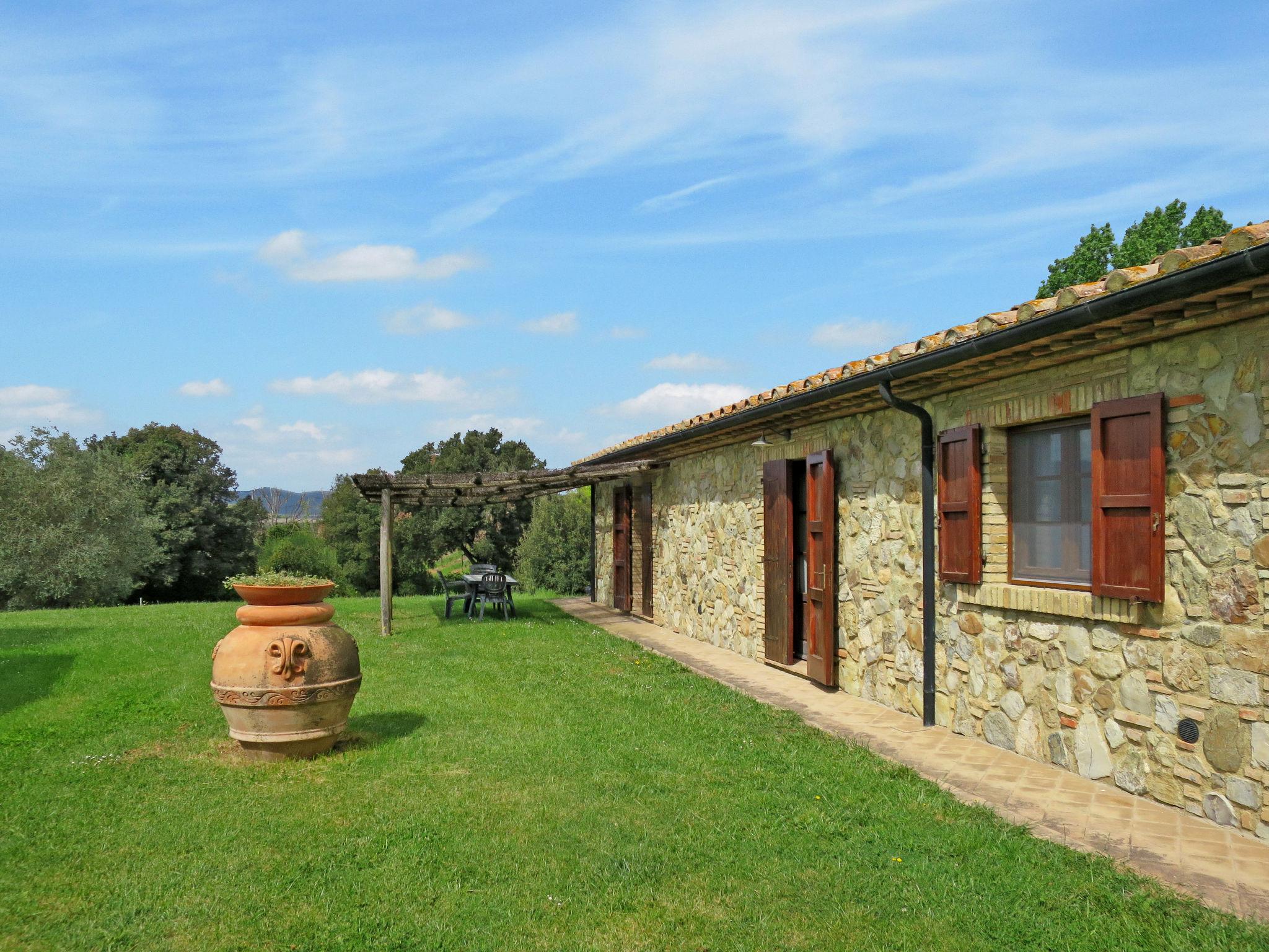 Photo 8 - Maison de 1 chambre à Monteverdi Marittimo avec piscine et jardin