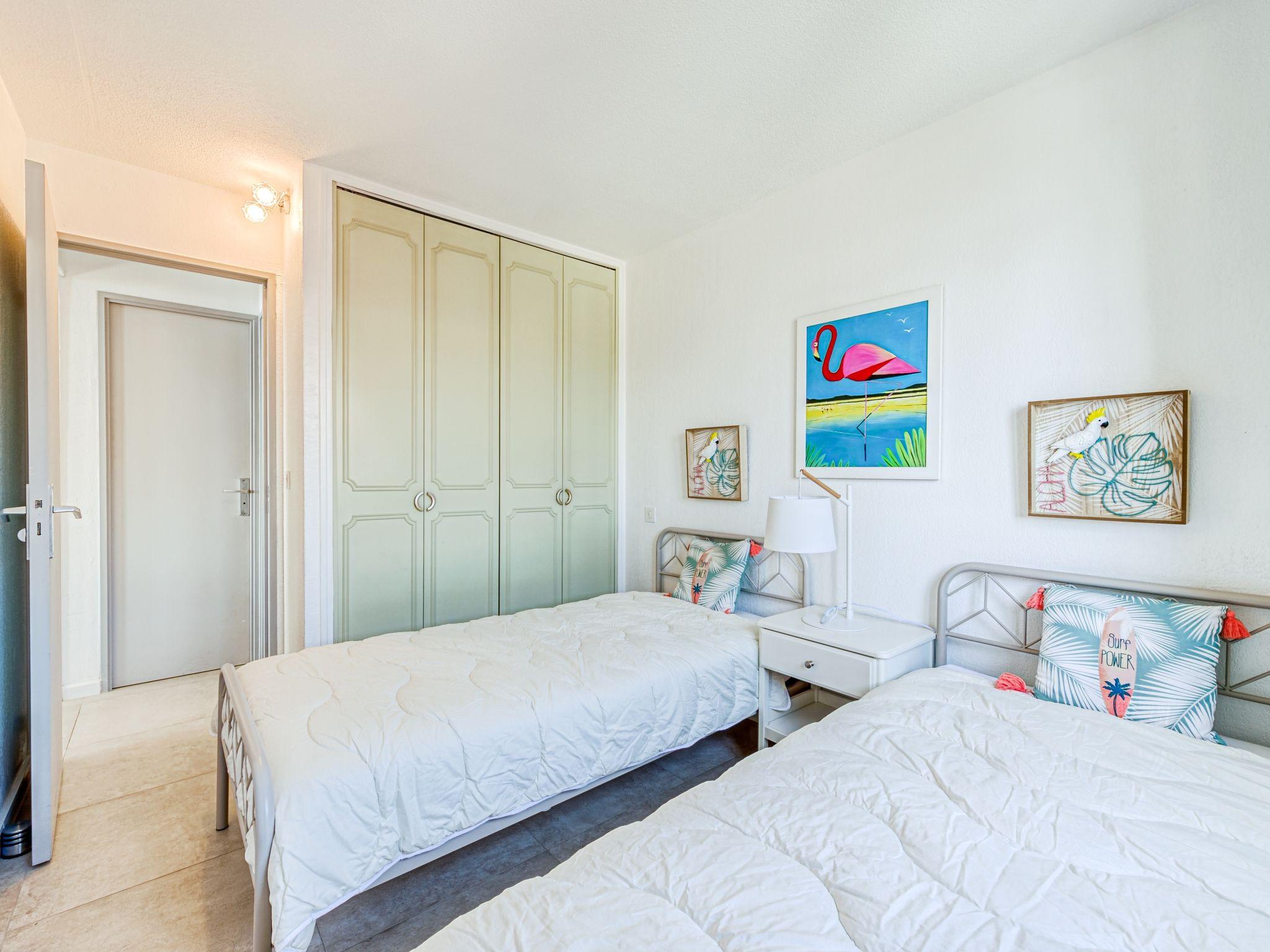Foto 17 - Appartamento con 2 camere da letto a Cavalaire-sur-Mer con terrazza e vista mare