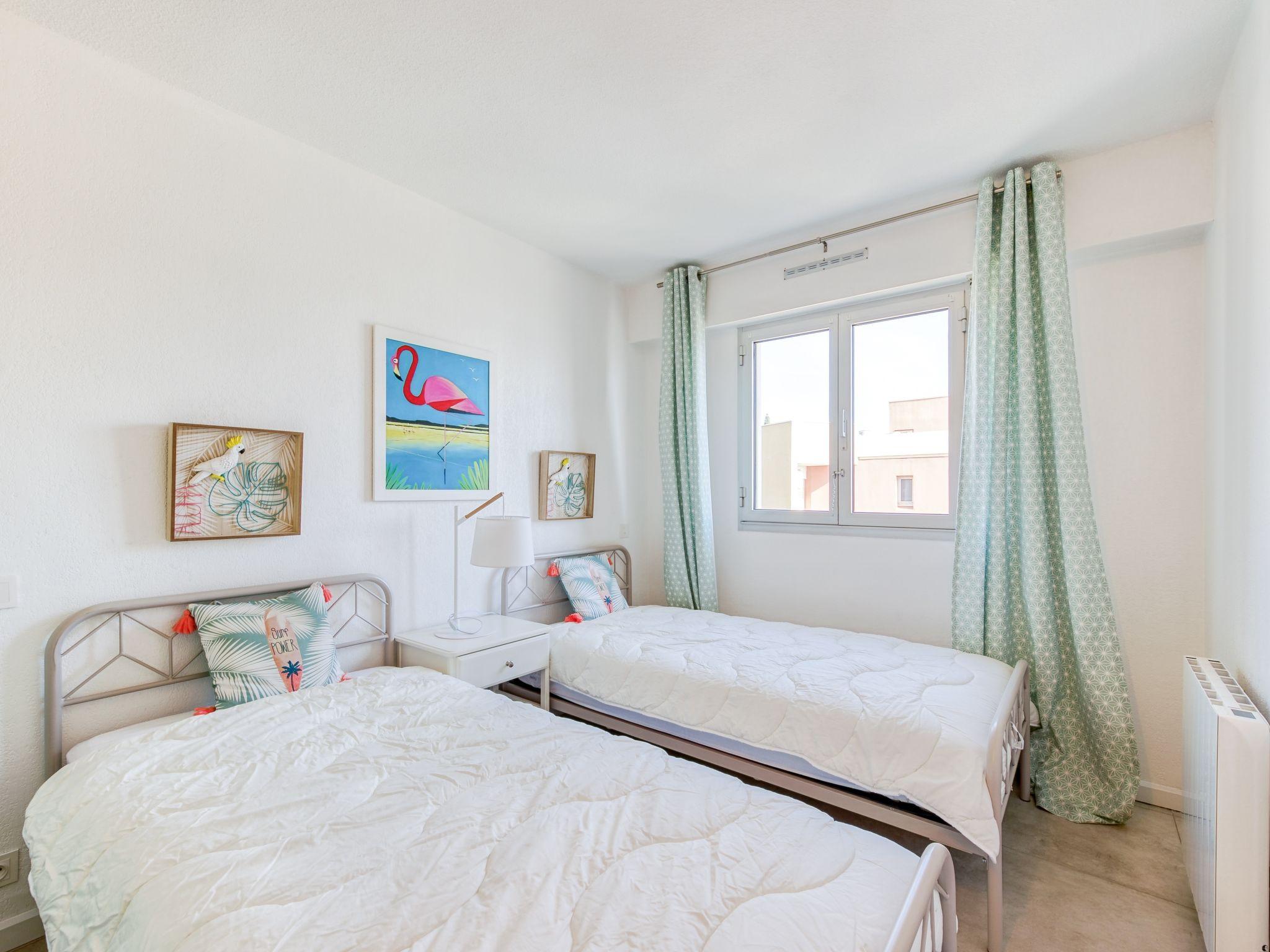 Foto 18 - Appartamento con 2 camere da letto a Cavalaire-sur-Mer con terrazza e vista mare