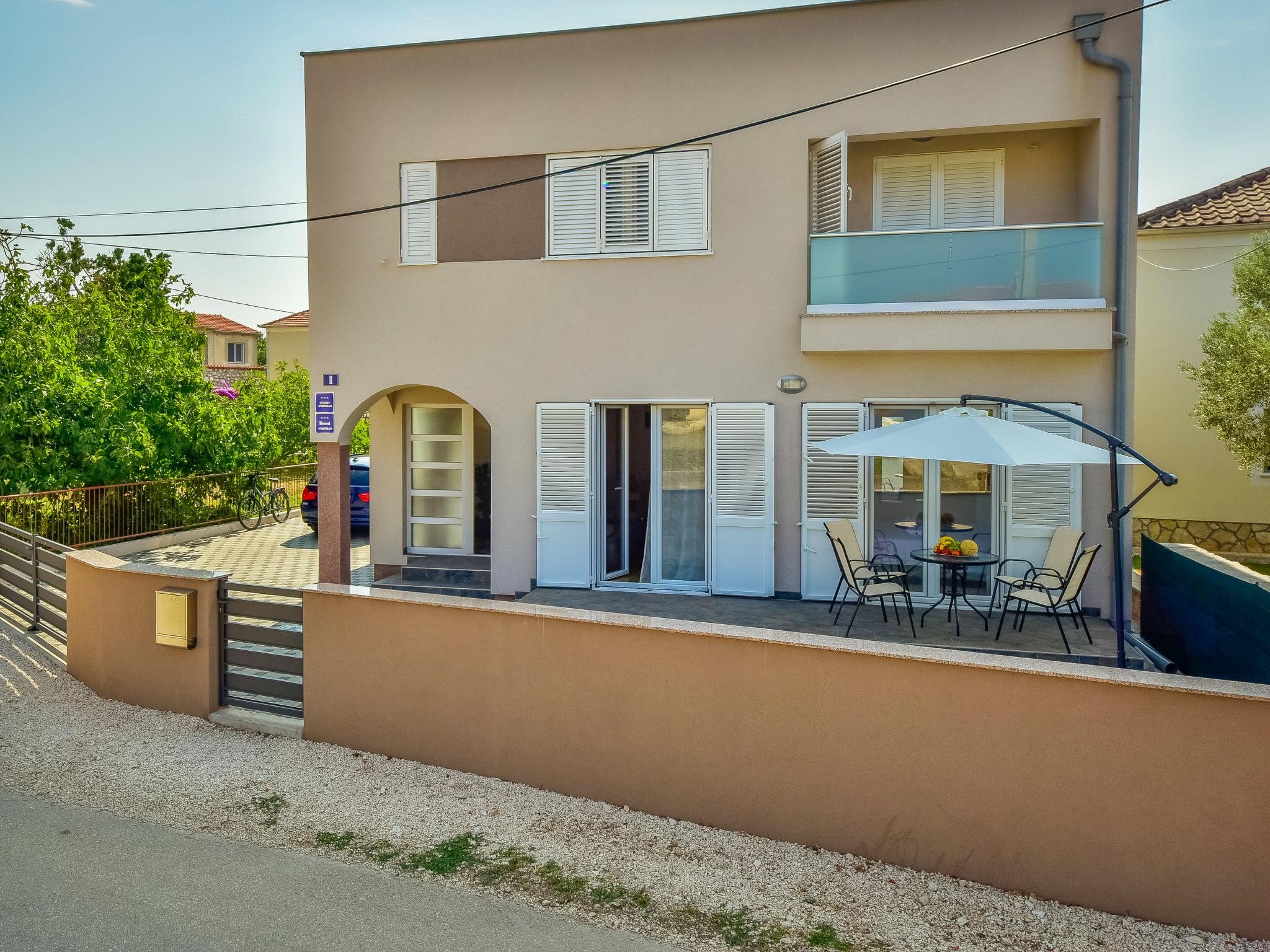 Photo 12 - Appartement en Privlaka avec terrasse et vues à la mer