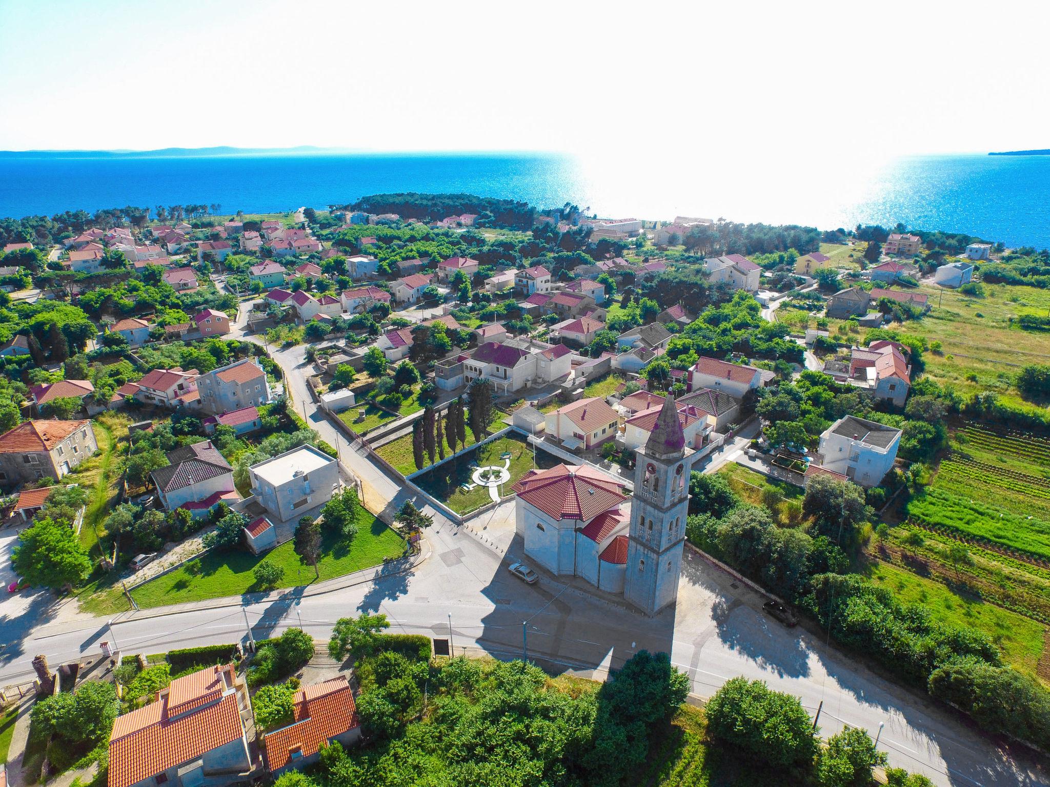 Foto 19 - Apartamento em Privlaka com terraço e vistas do mar