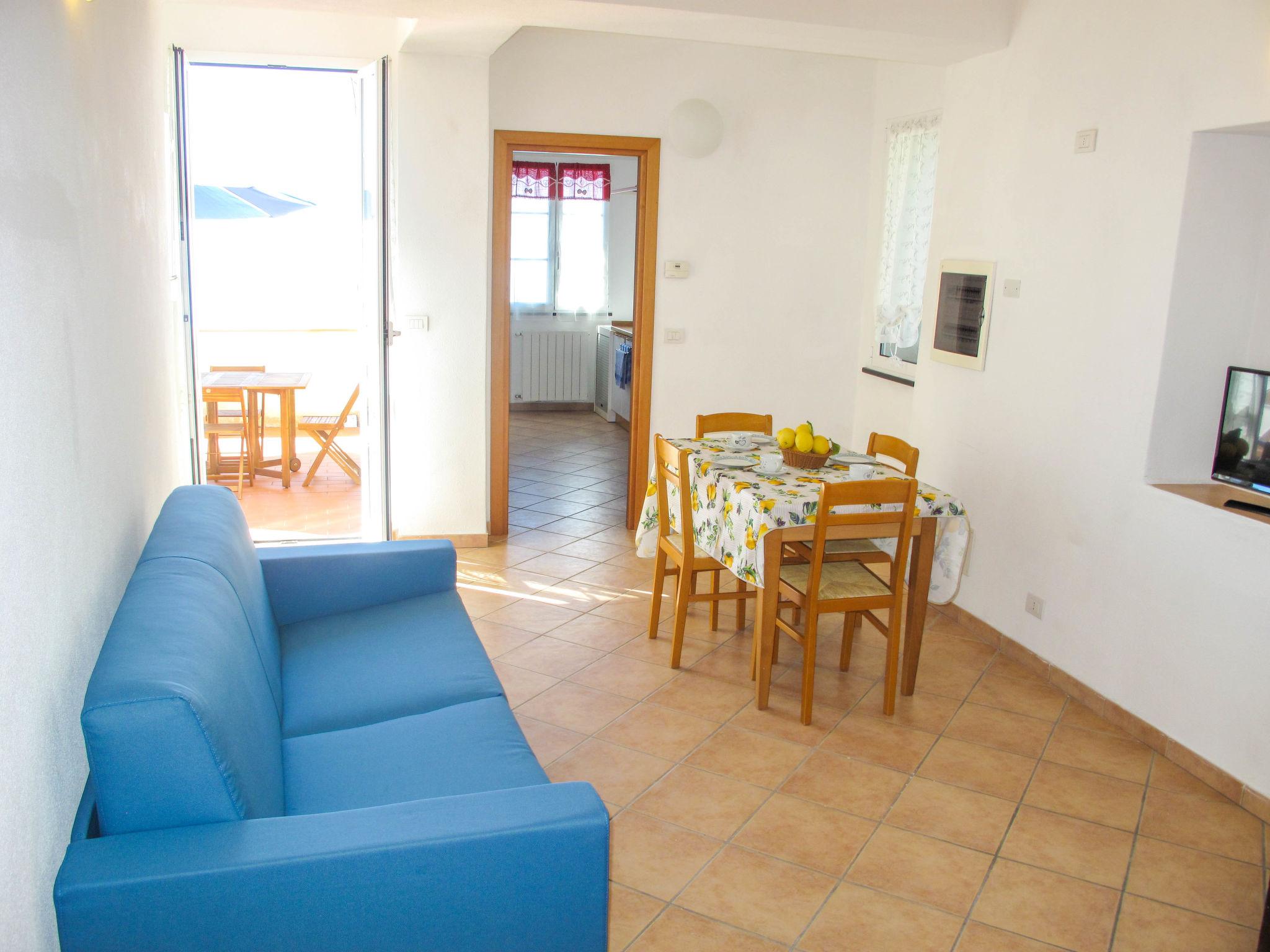 Foto 8 - Apartamento en Finale Ligure con jardín y vistas al mar