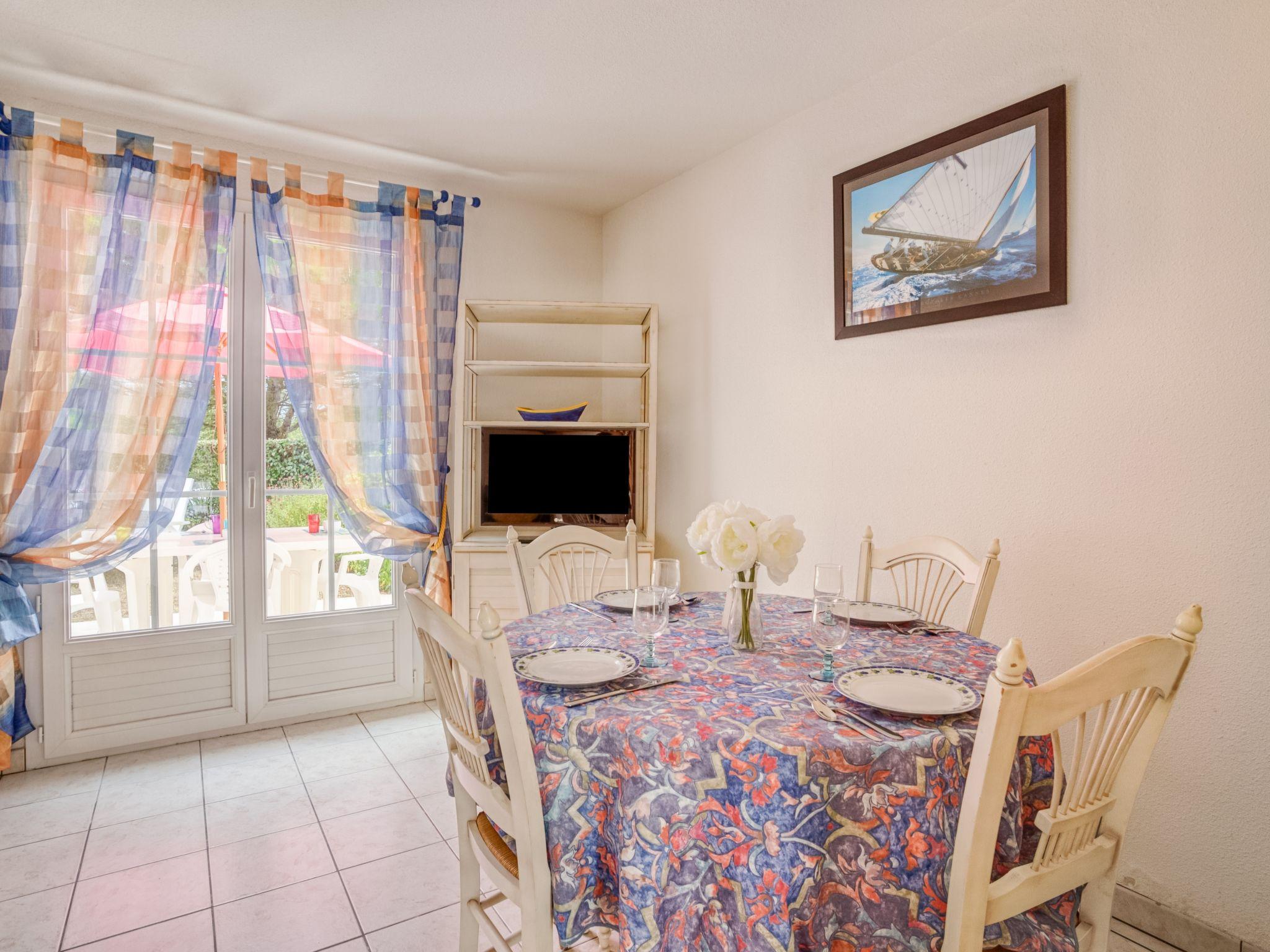 Photo 7 - 2 bedroom House in Vaux-sur-Mer with swimming pool and garden