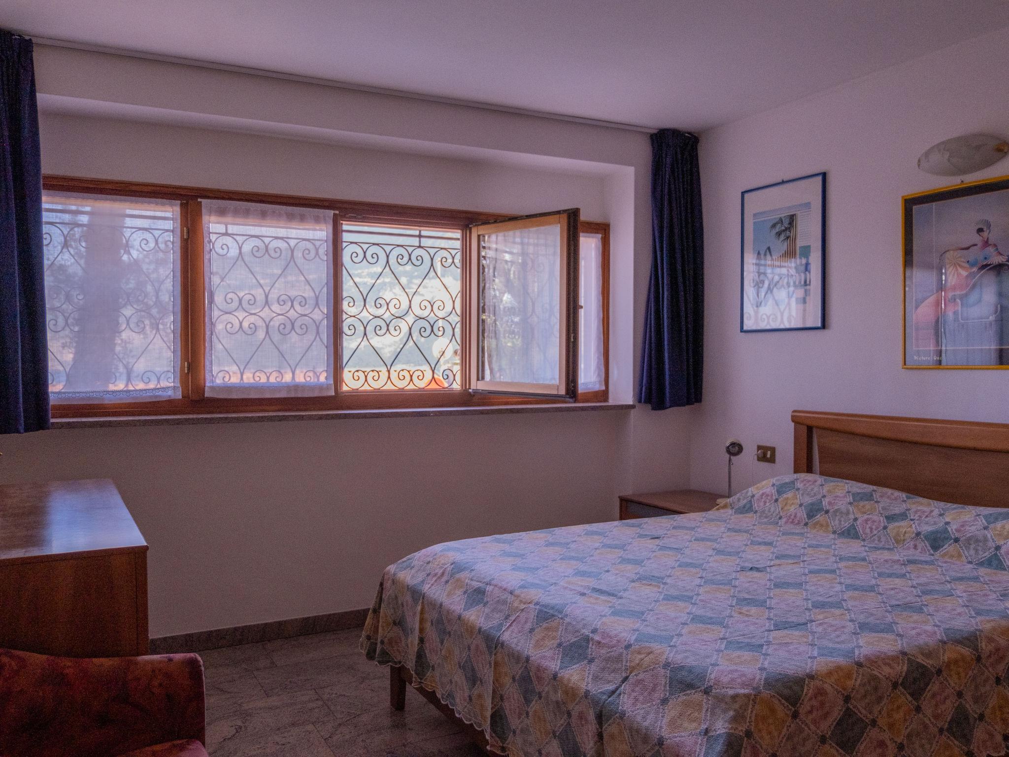 Foto 7 - Appartamento con 2 camere da letto a Brenzone sul Garda con piscina e vista sulle montagne