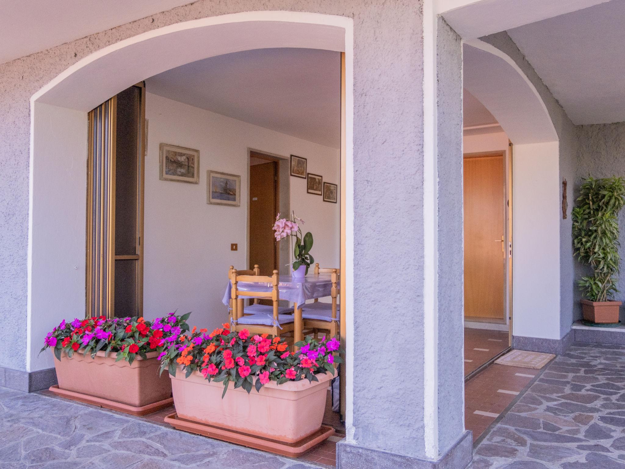 Foto 17 - Apartment mit 2 Schlafzimmern in Brenzone sul Garda mit schwimmbad und blick auf die berge