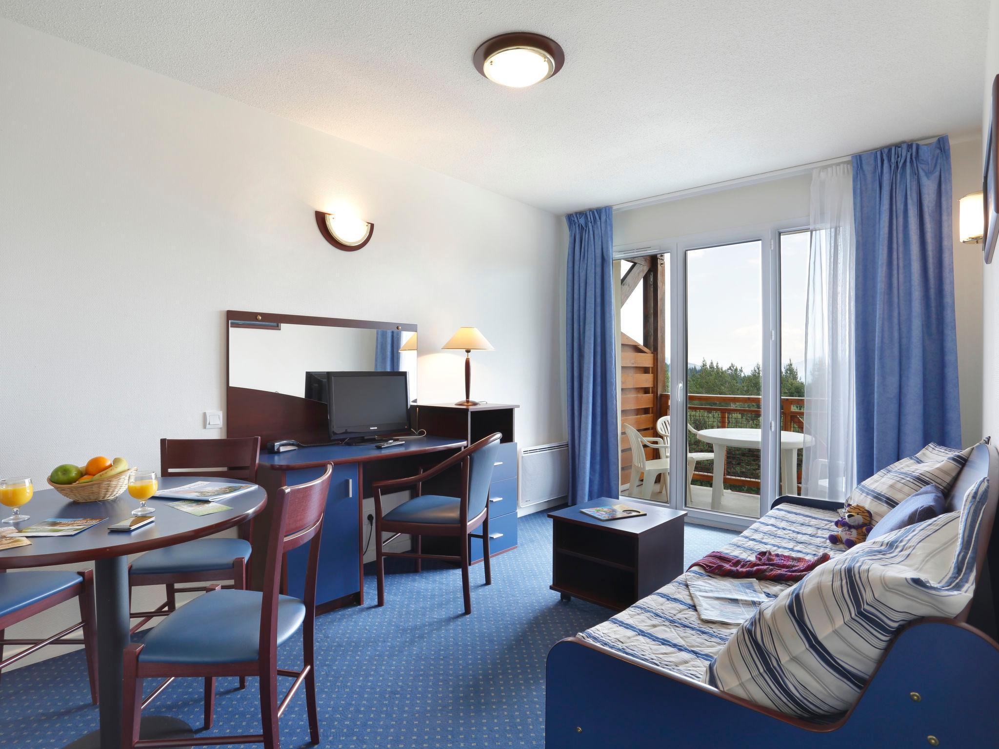 Photo 3 - Appartement de 1 chambre à Bolquère avec terrasse et vues sur la montagne
