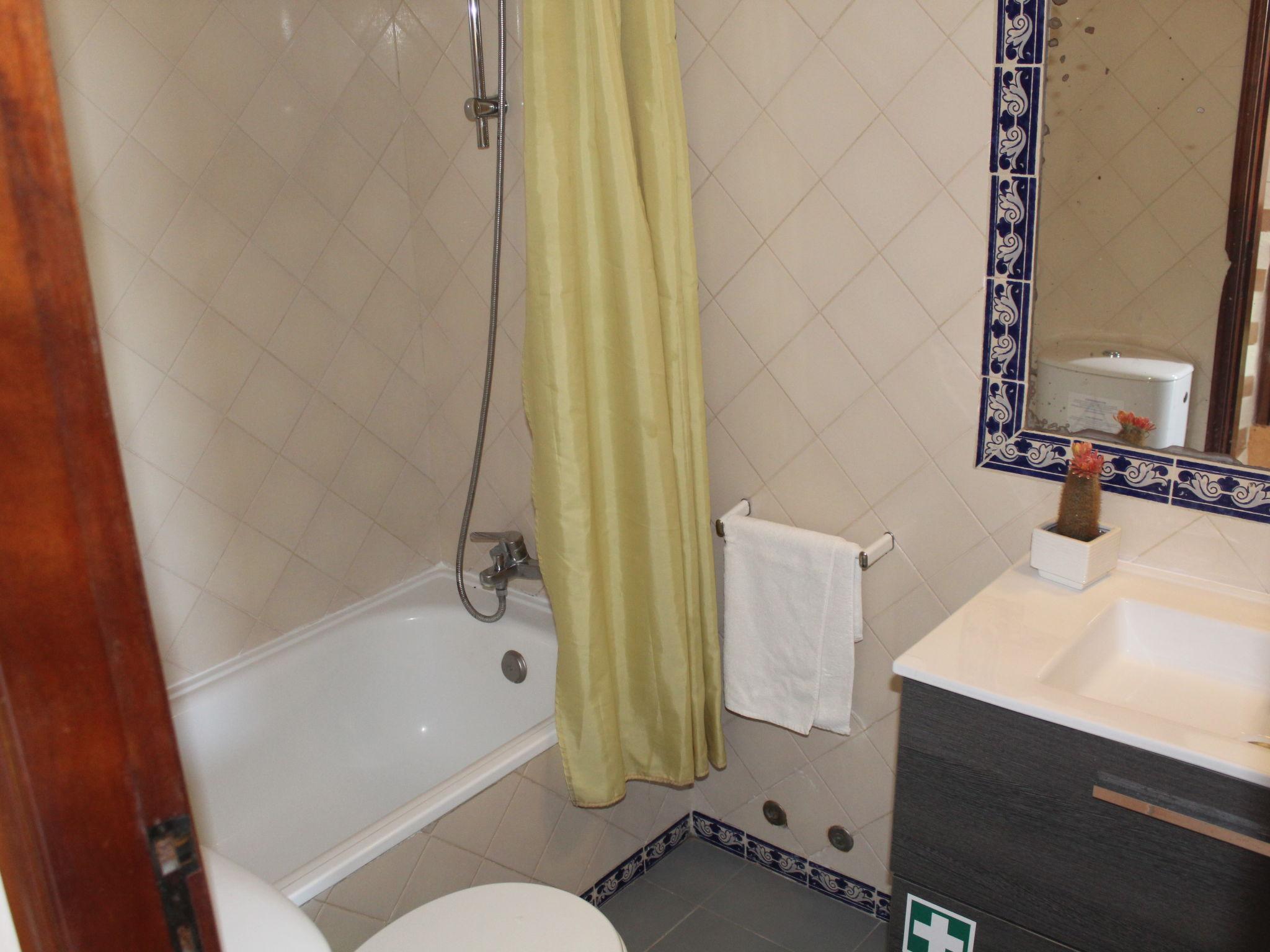 Photo 11 - 1 bedroom House in Olhão with swimming pool and garden