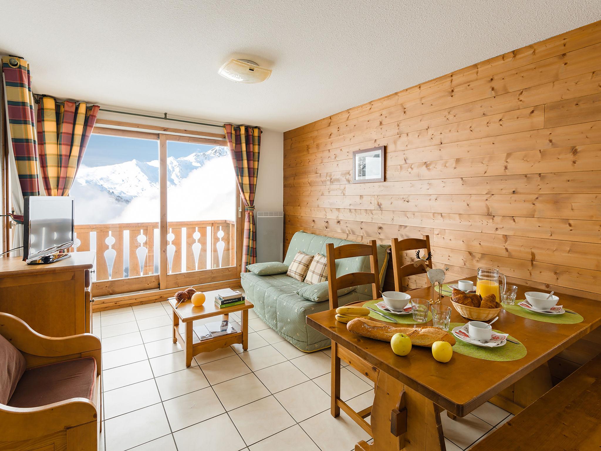 Photo 3 - 3 bedroom Apartment in Peisey-Nancroix with swimming pool and terrace